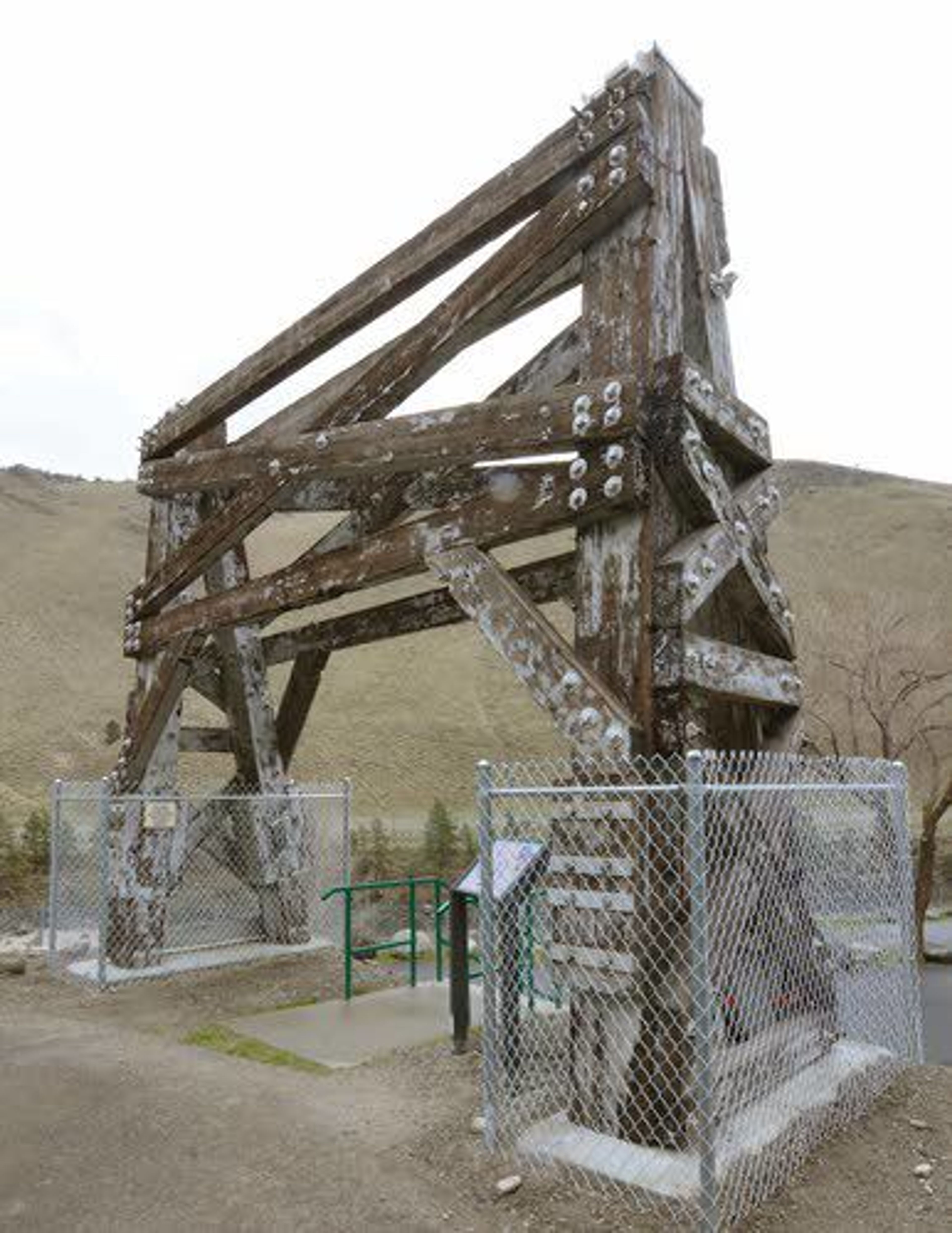 One end of the original bridge is preserved as a gateway into the city park at Riggins, a monument to the Civilian Conservation Corps workers who built it in the 1930s.