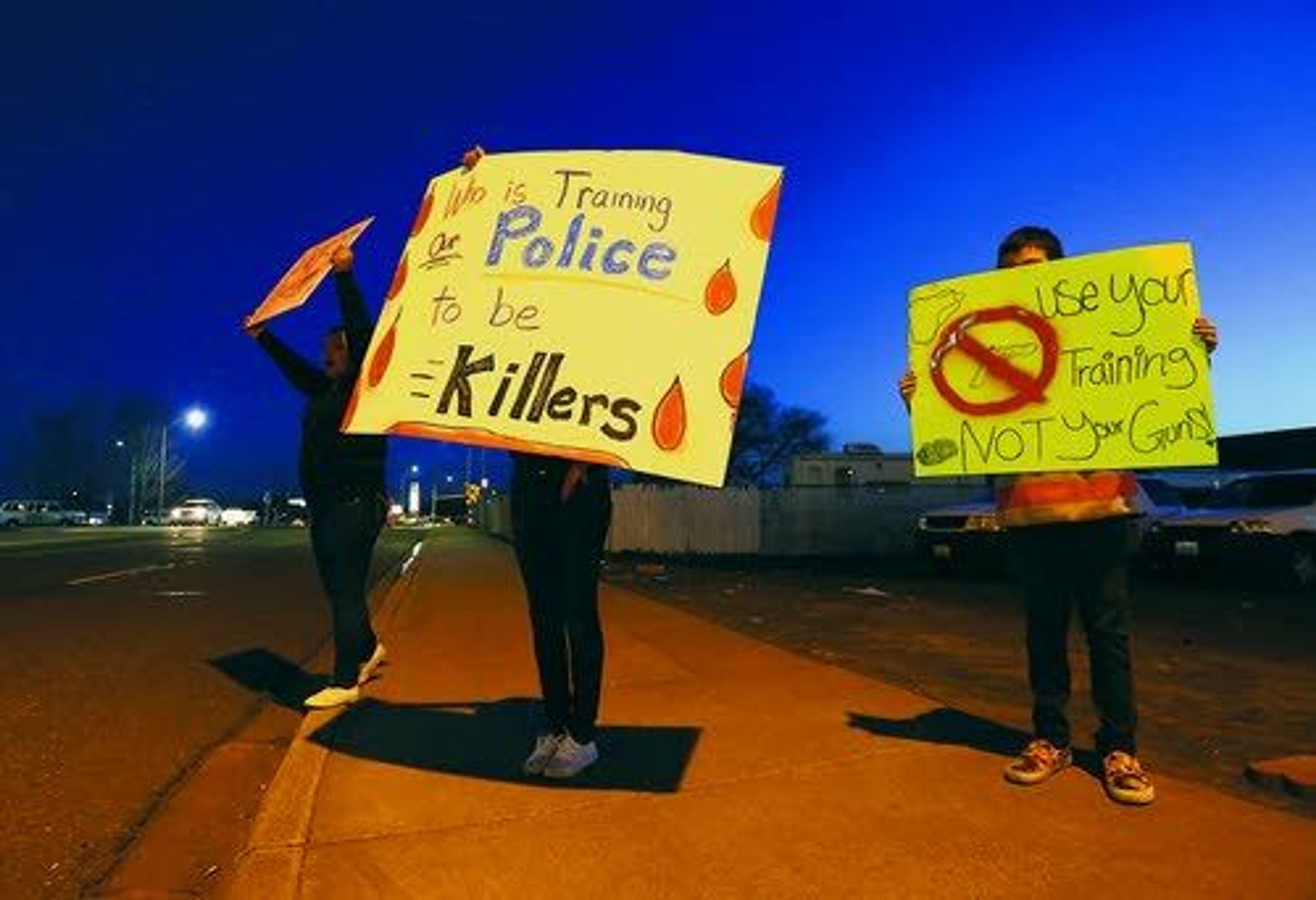 Police urge calm during probe of Pasco shooting