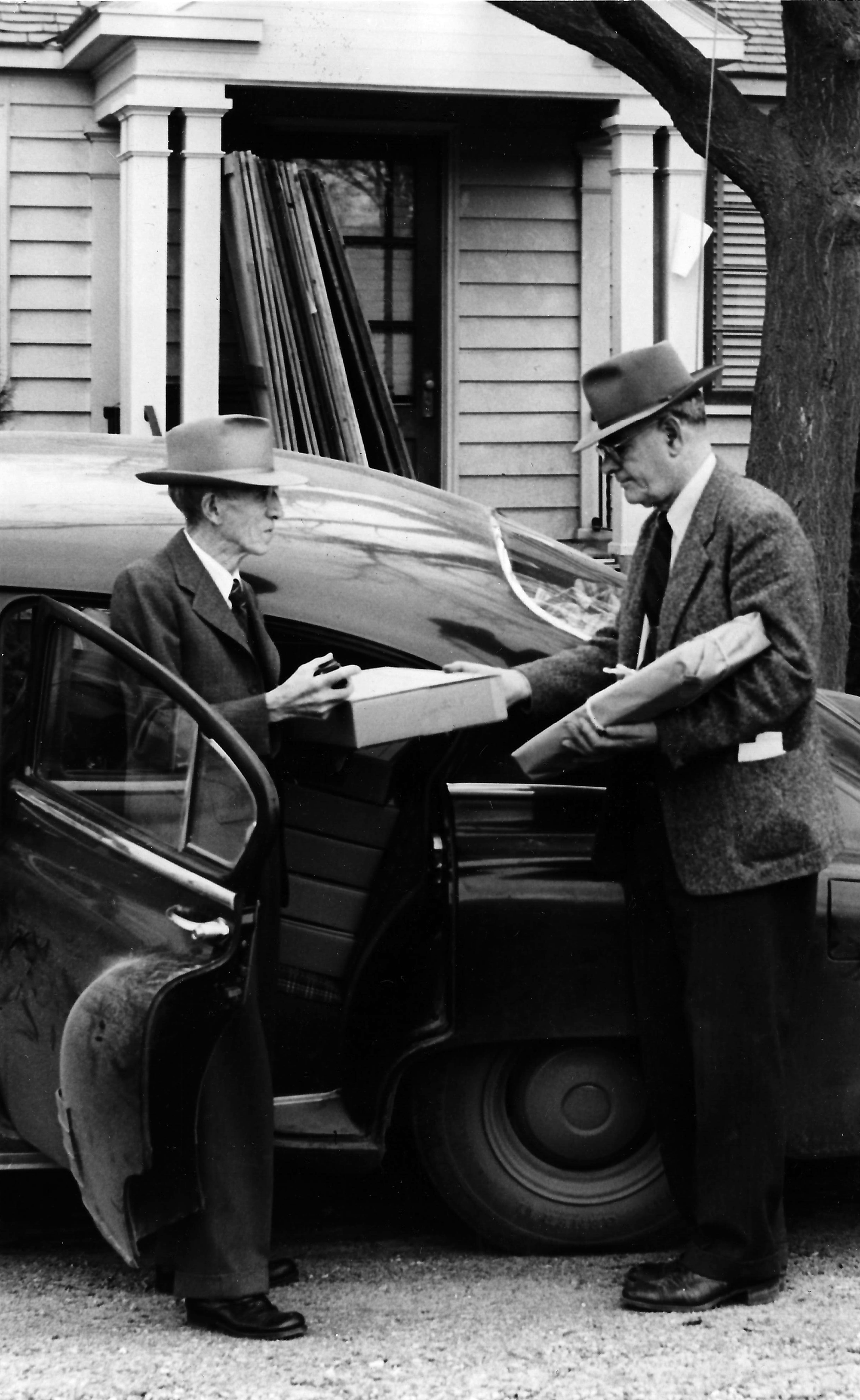 Blast from the Past / 1950: Delivering supplies to the precincts