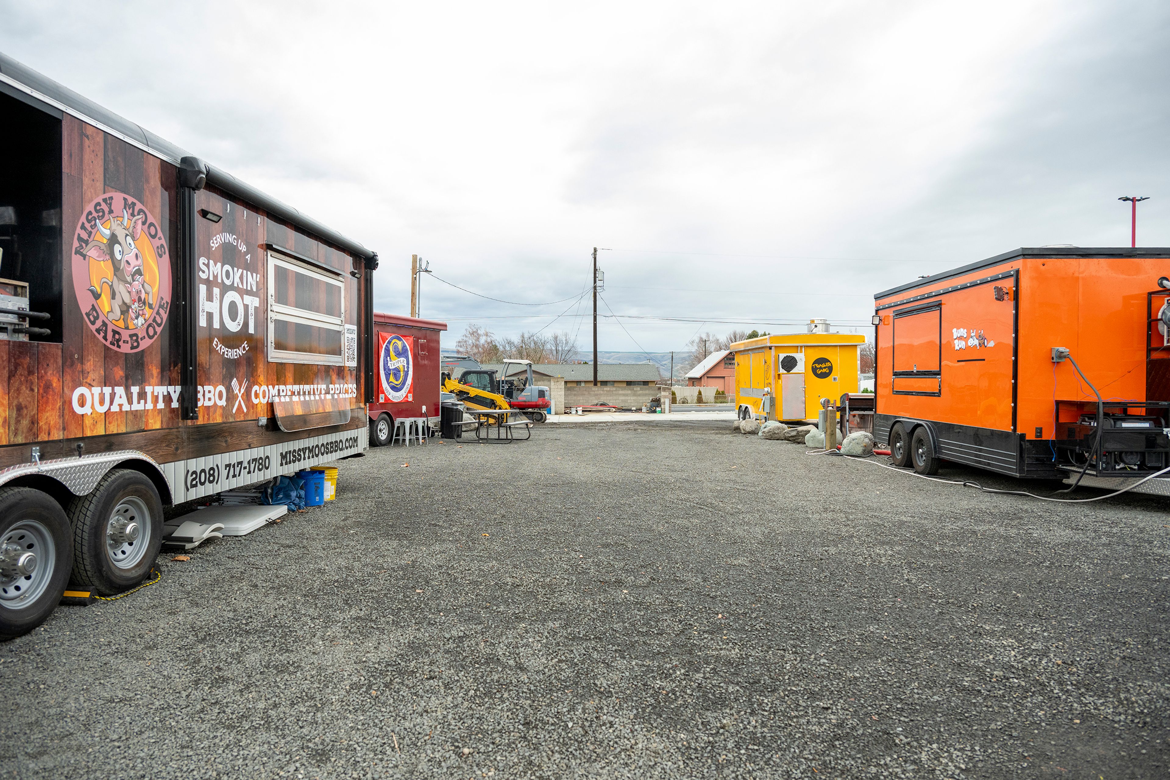 Ritz Eatz Food Truck Court brings variety to Orchards