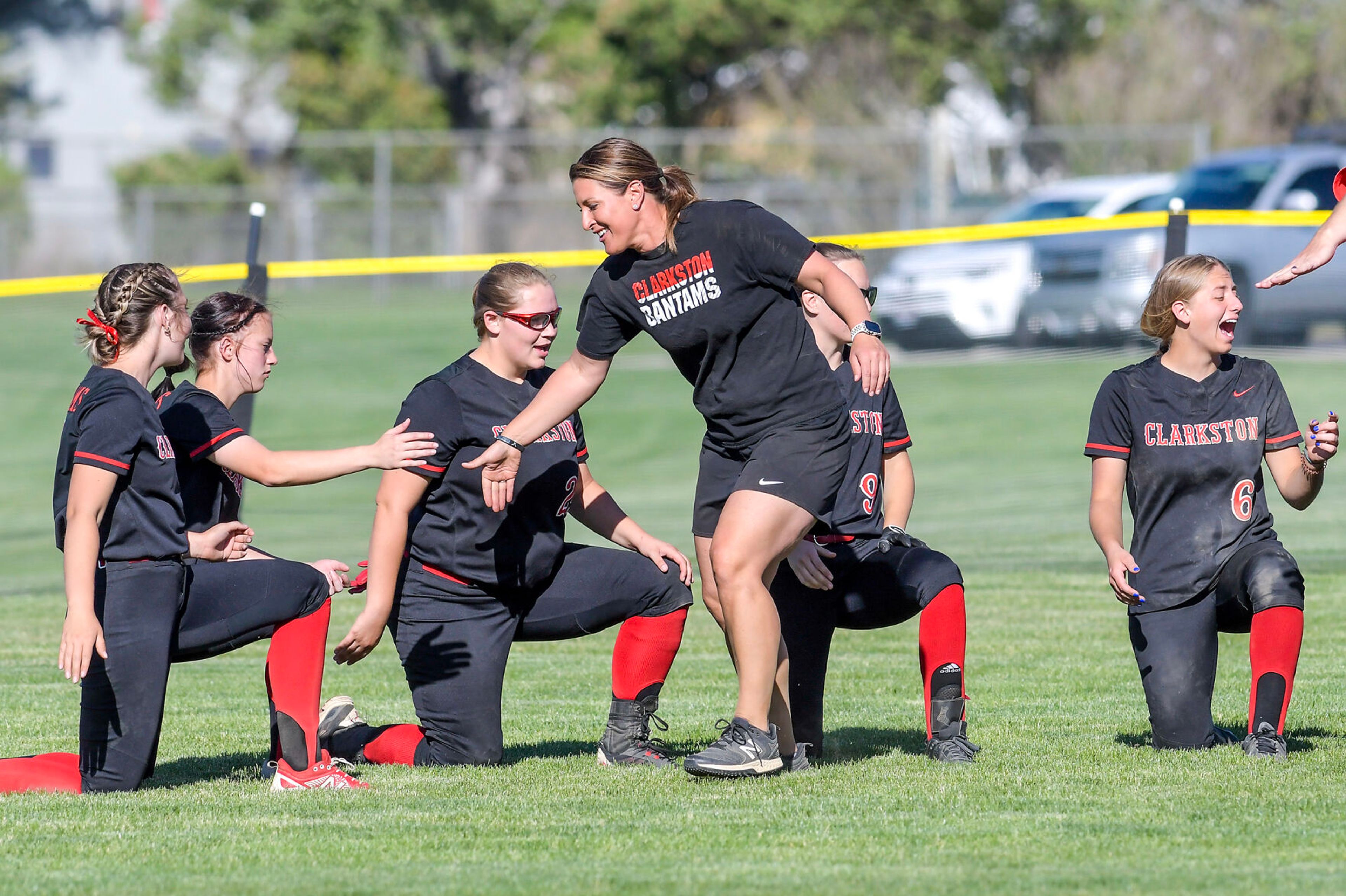 Clarkston softball team keeps rolling in district semifinals against Pullman