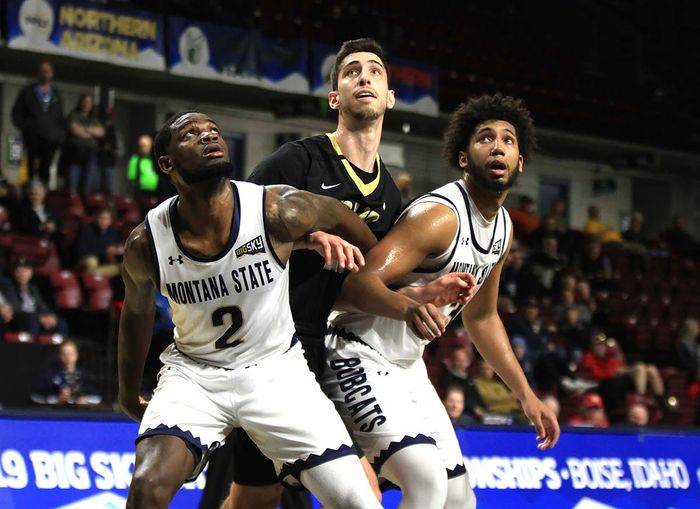 UI men chip away at big deficit but can’t Bobcats