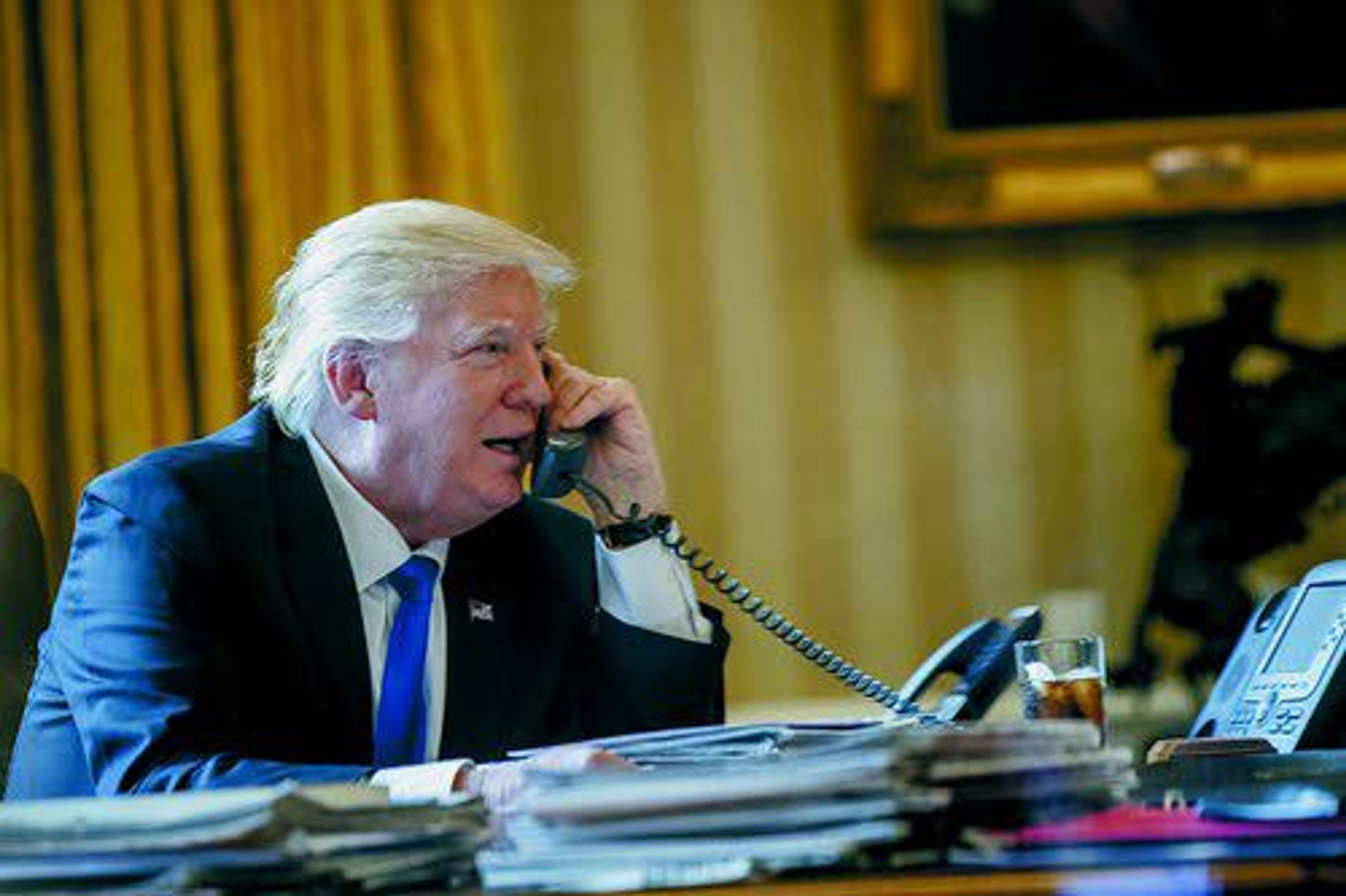 Trump talks with Russian President Putin via telephone