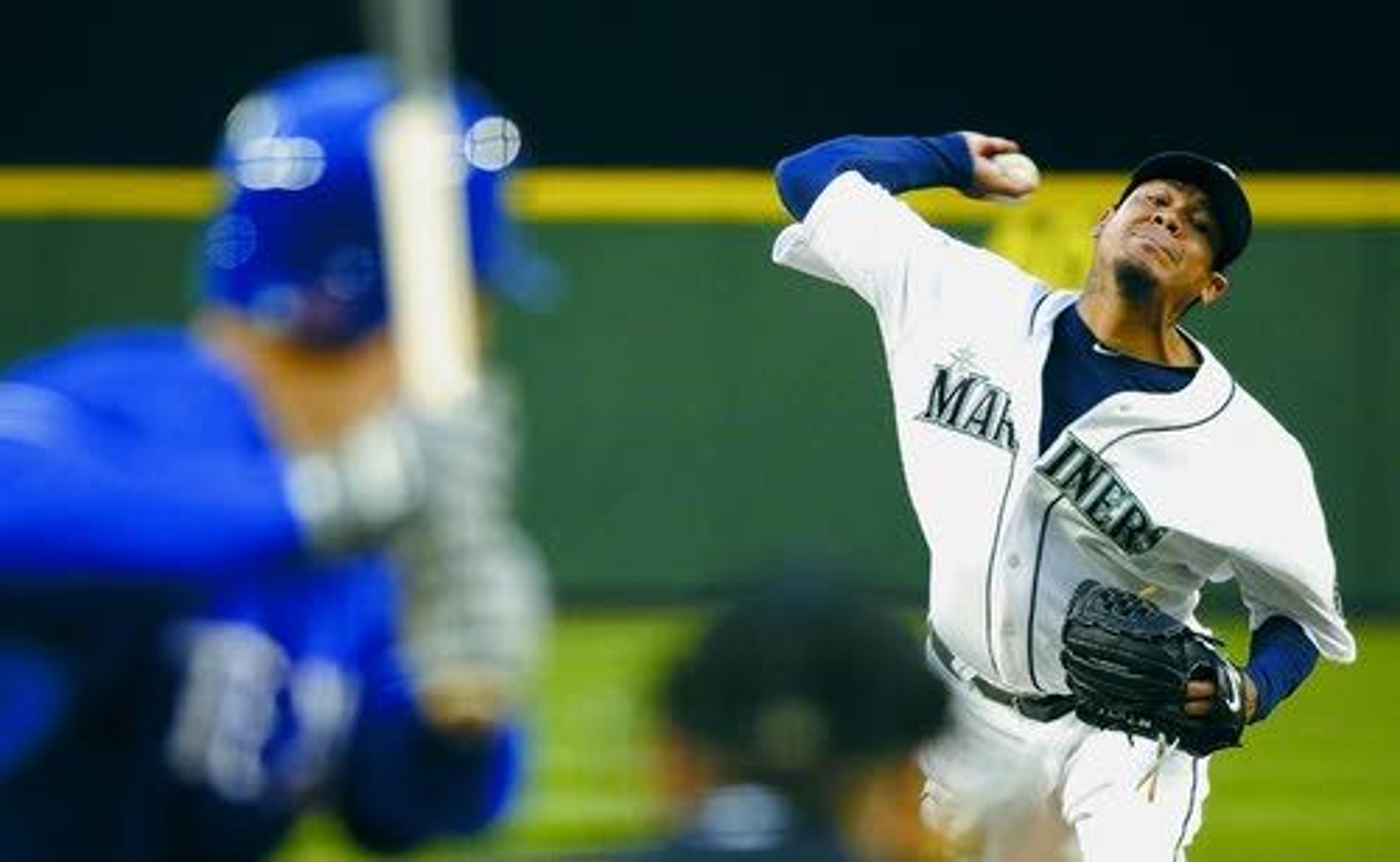 Hernandez offers tonic to Mariners' varied woes