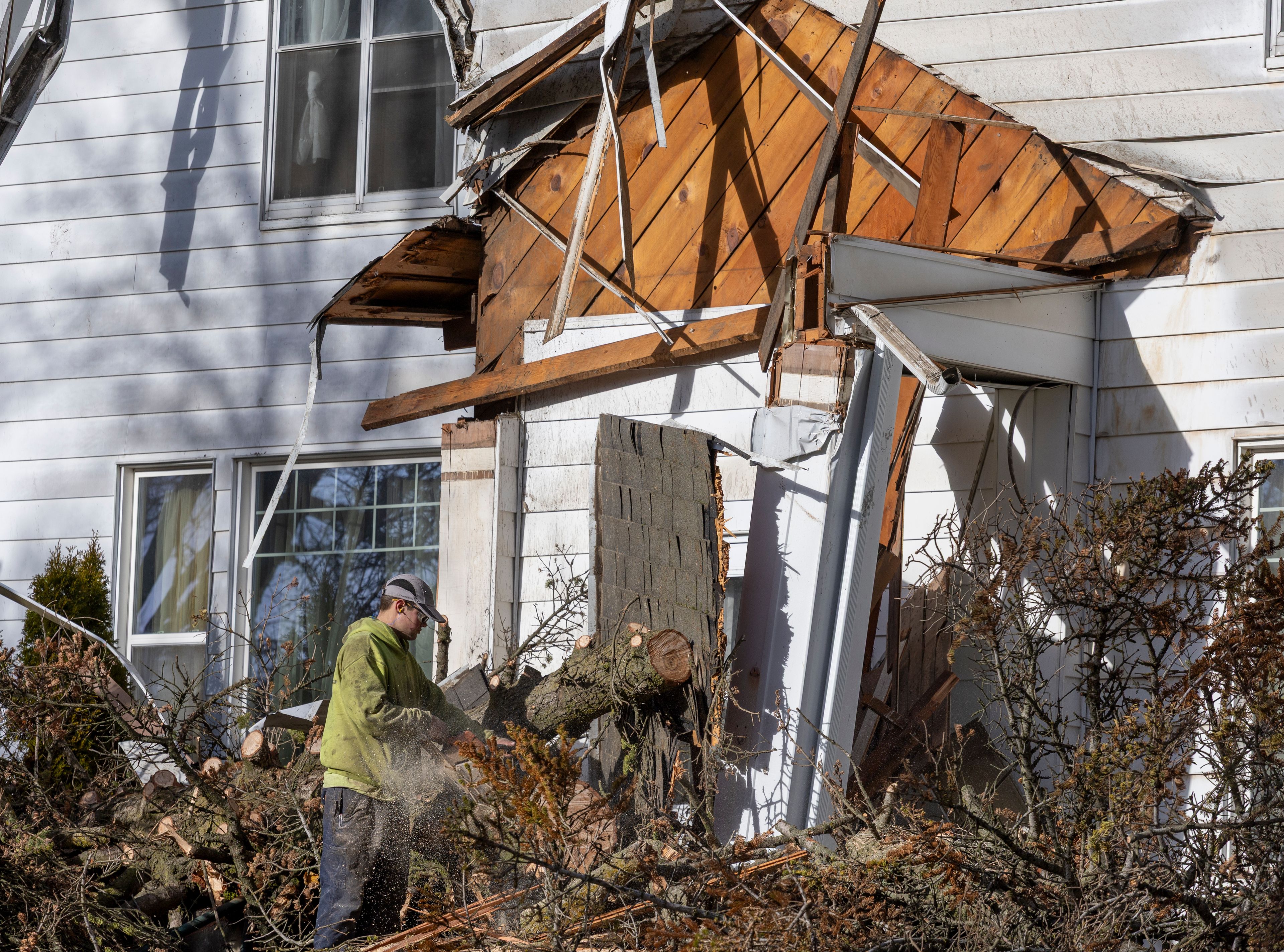 Thousands in region still without power