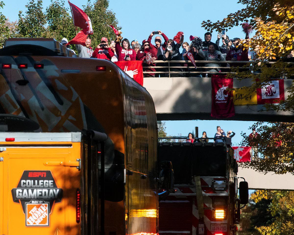 Pullman preps for a party