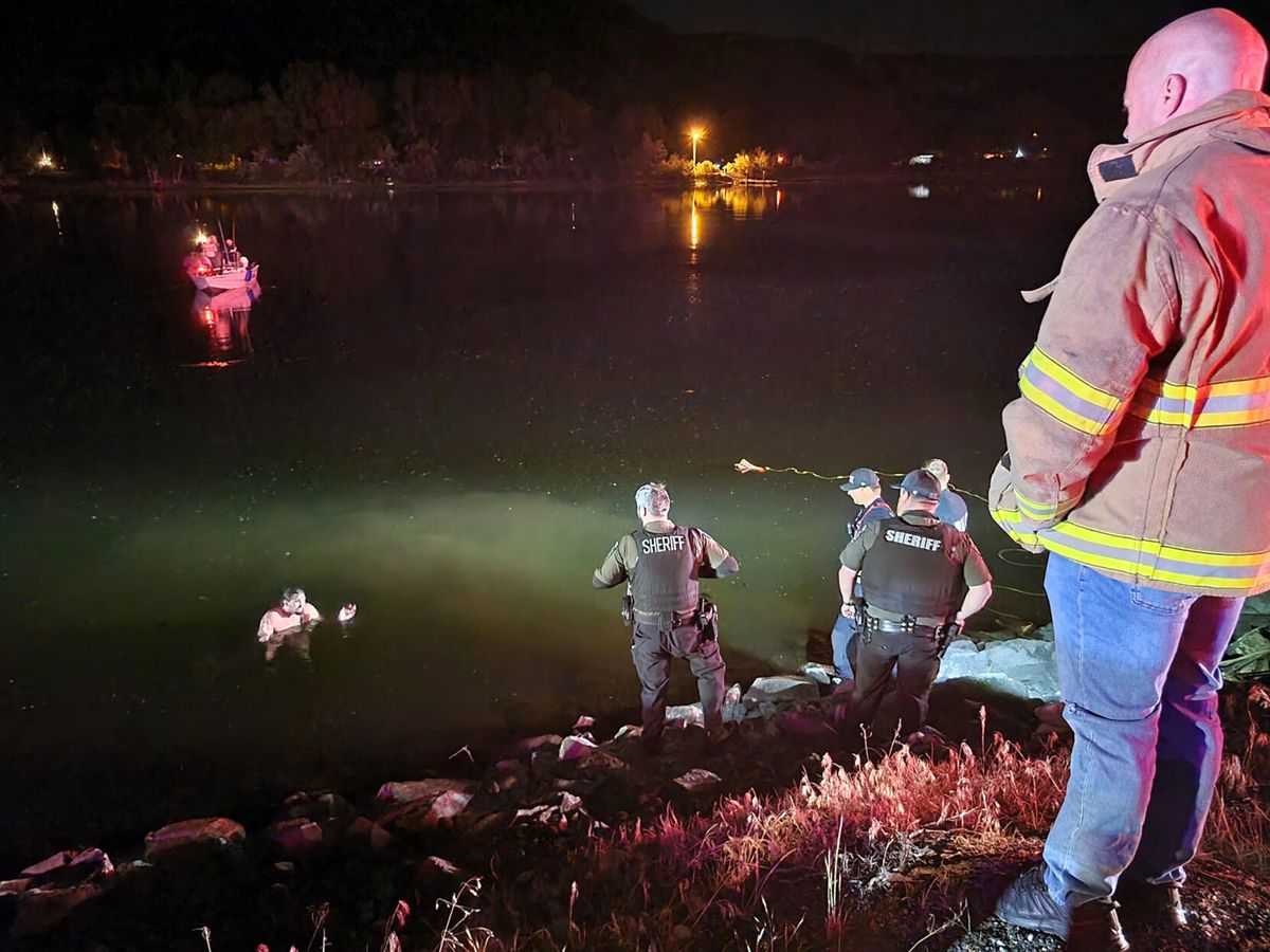 Man rescued from Snake River after apparently driving car into water