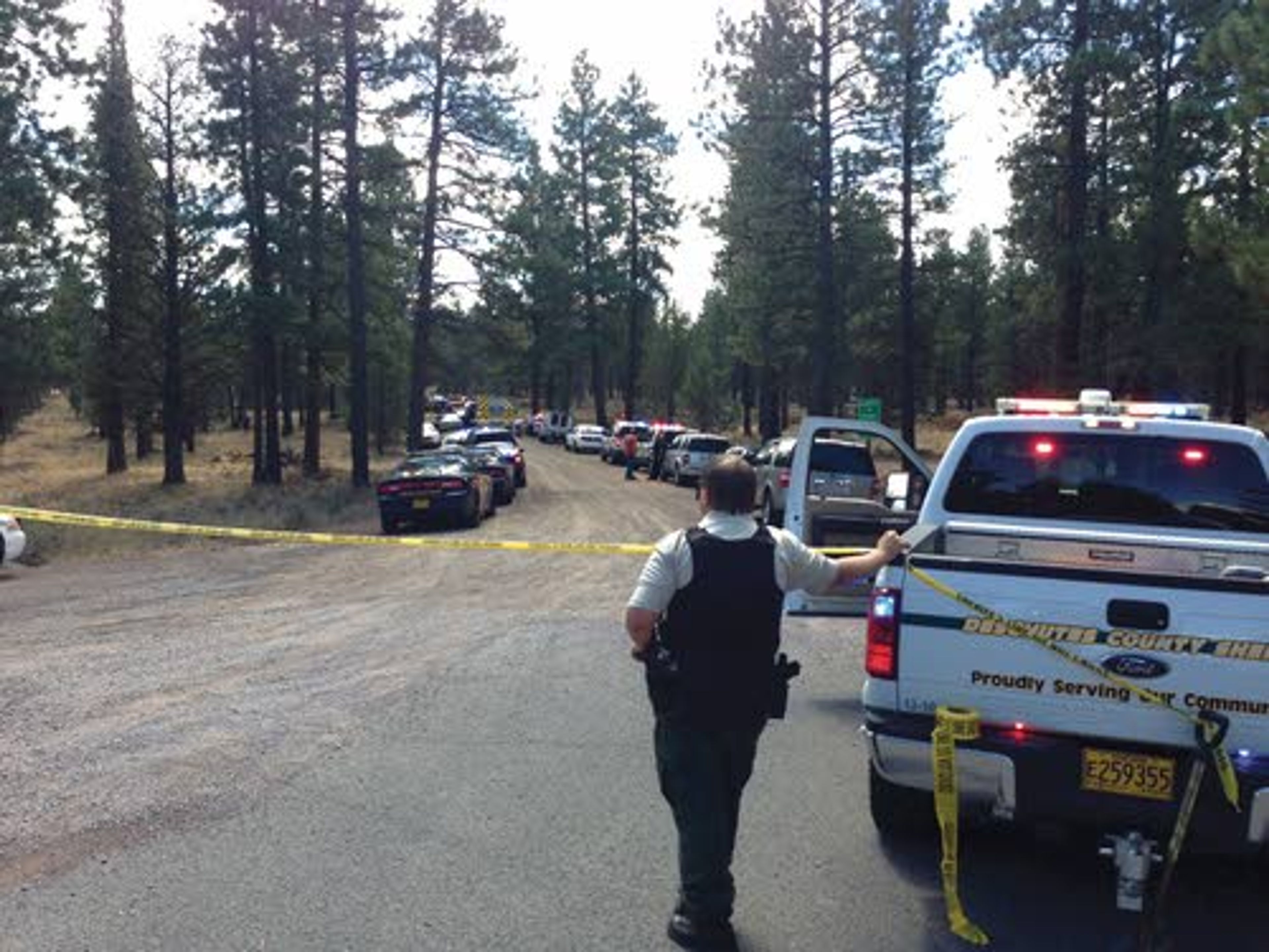 Man pulls gun, Oregon troopers fire