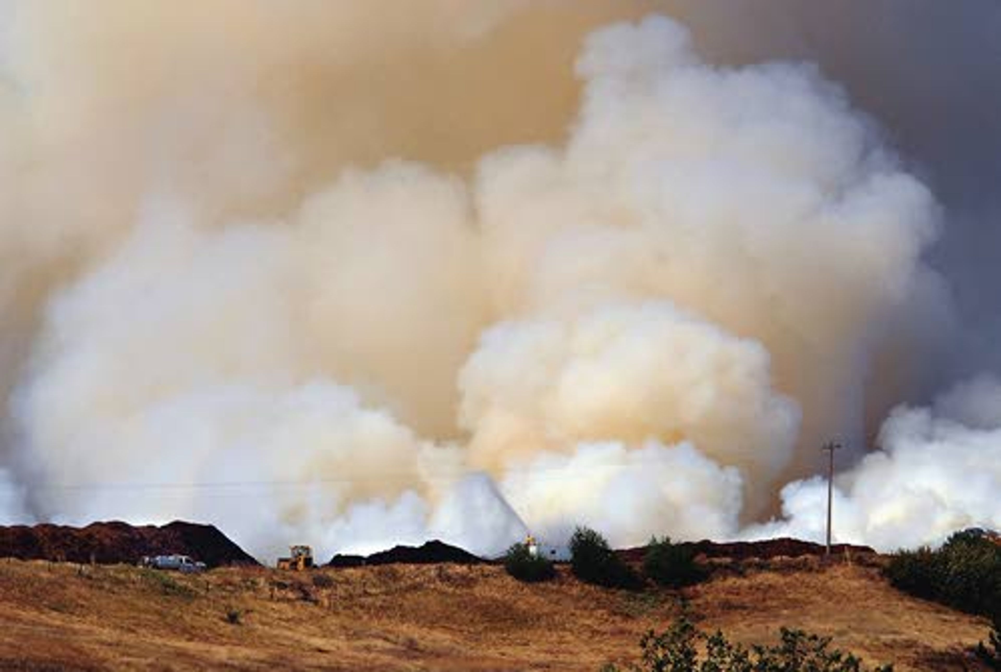 Woodchip blaze smokes out LC Valley