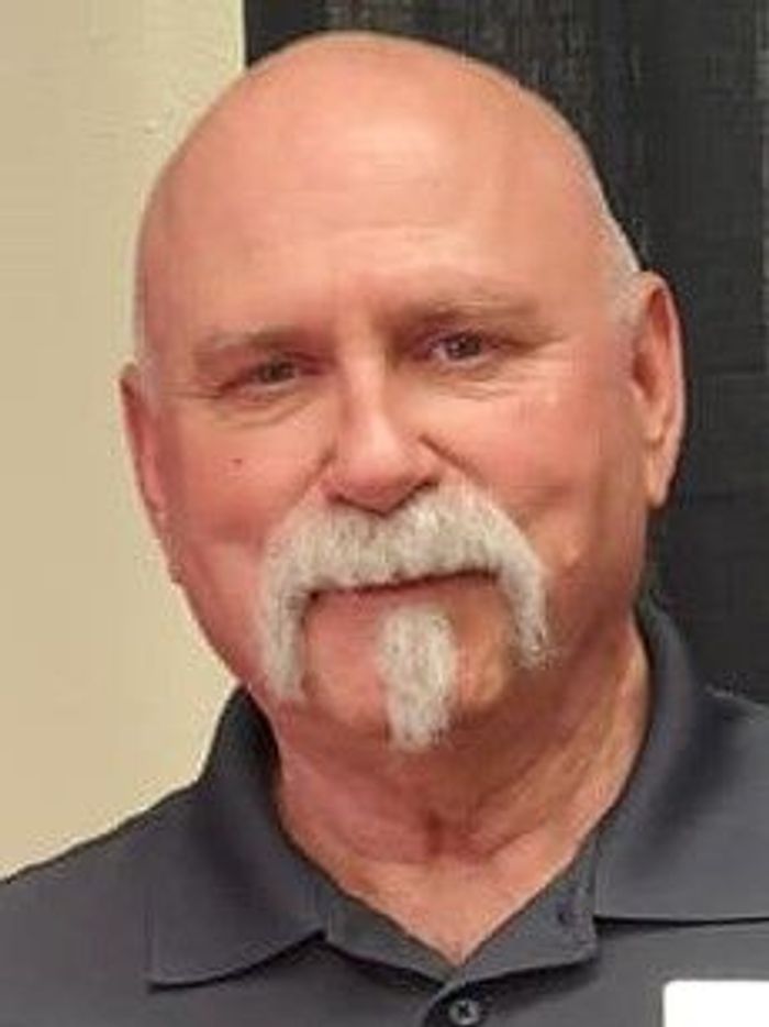 Loomis, Berglund leading Latah Commission races