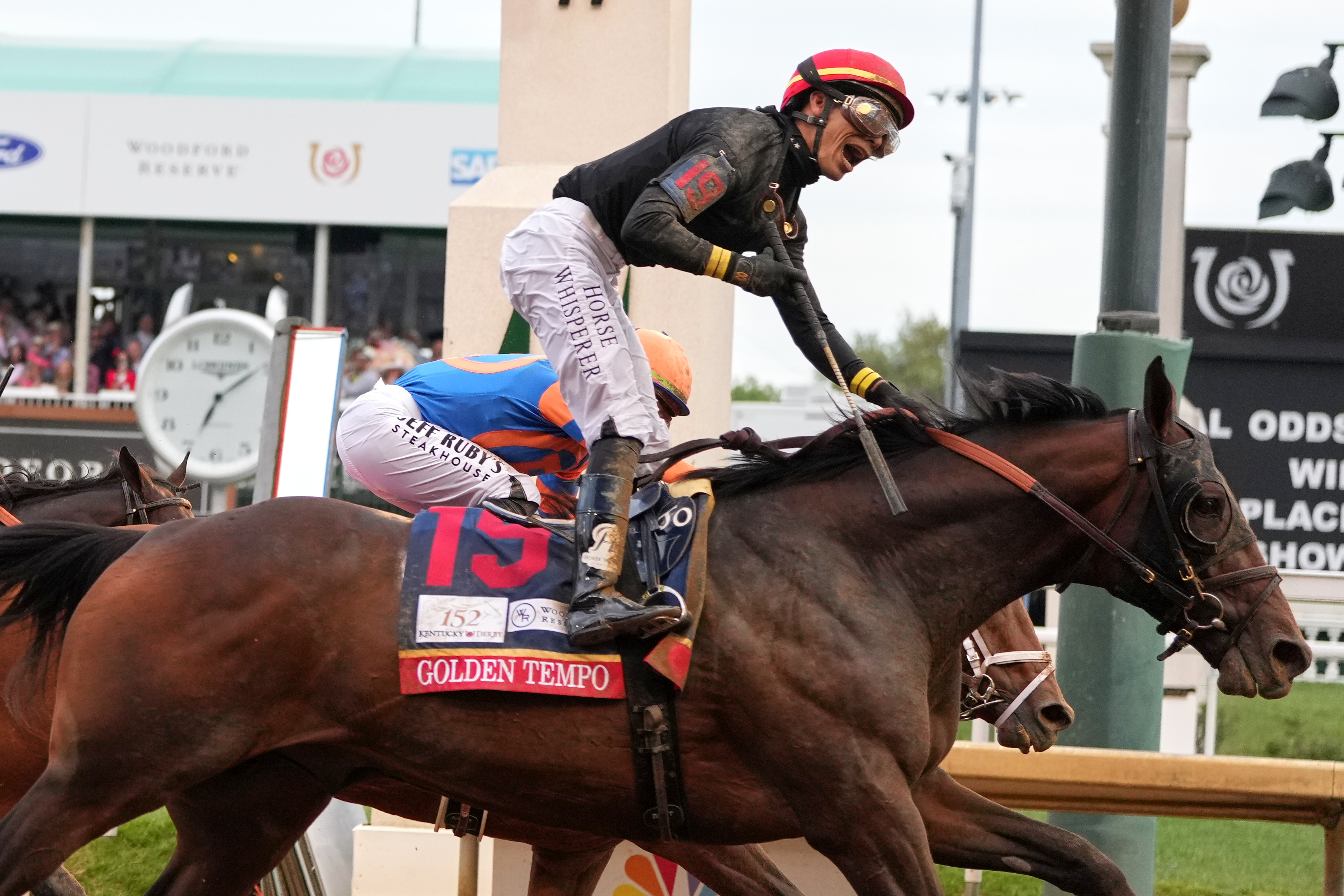 Underdog Golden Tempo takes Kentucky Derby
