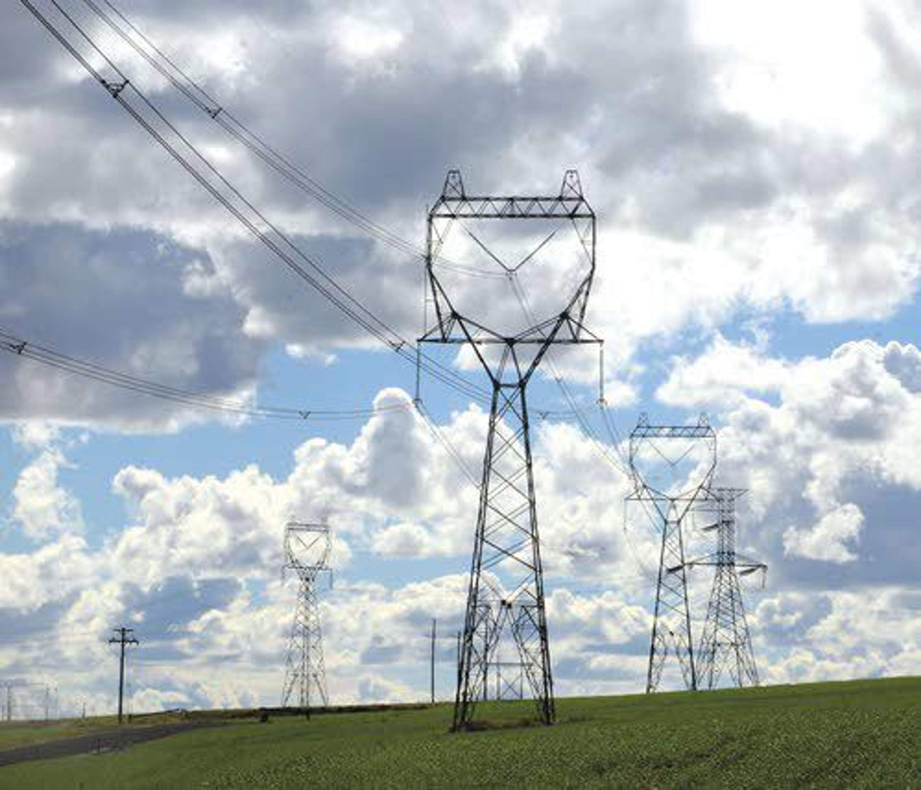 Bonneville Power Administration lines near the top of Central Grade in Nez Perce County are part of the agency’s transmission system that covers thousands of miles in the Pacific Northwest ane helps distribute electricity produced at dams.