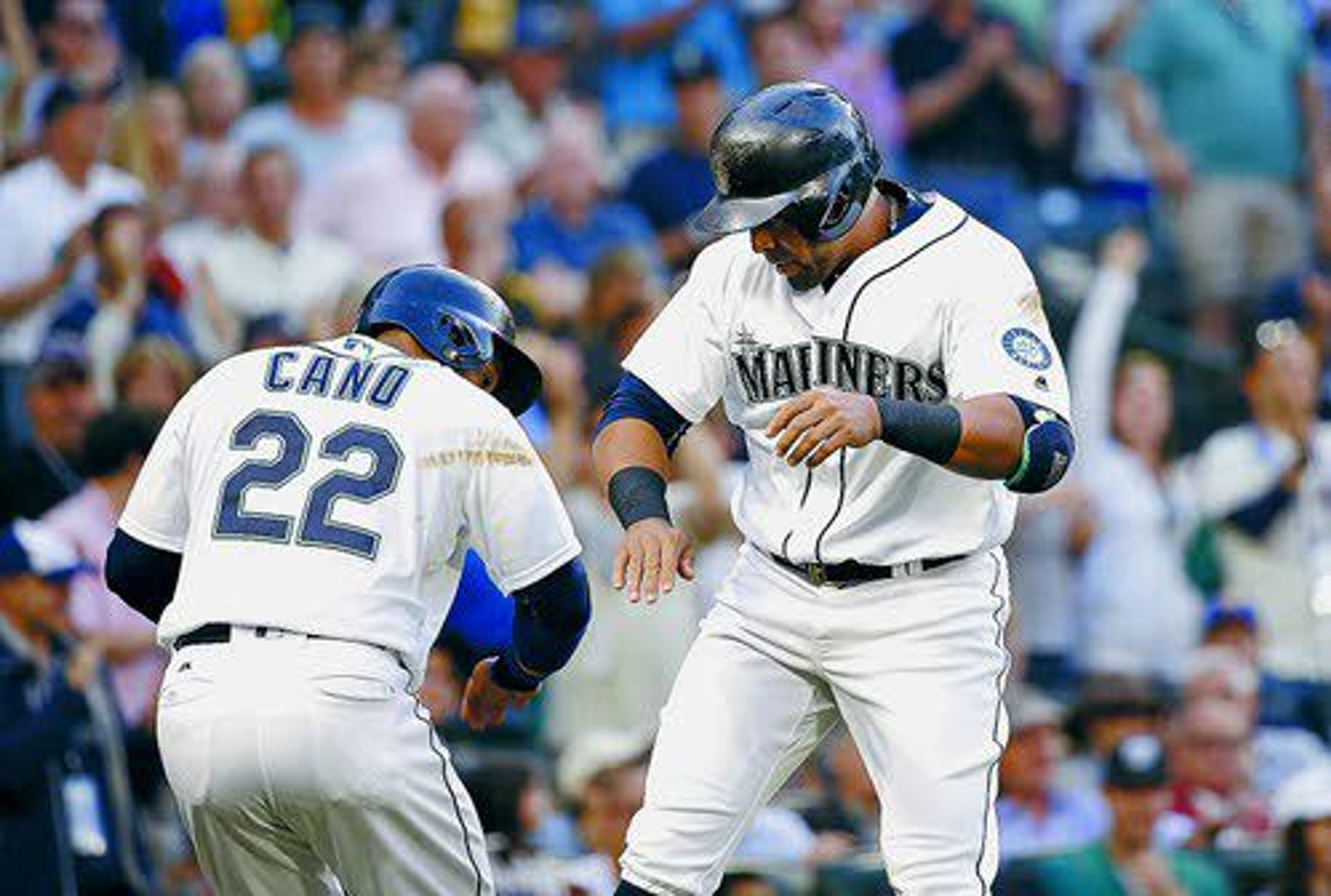 AROUND THE MAJORS Cruz blasts 20th HR in victory