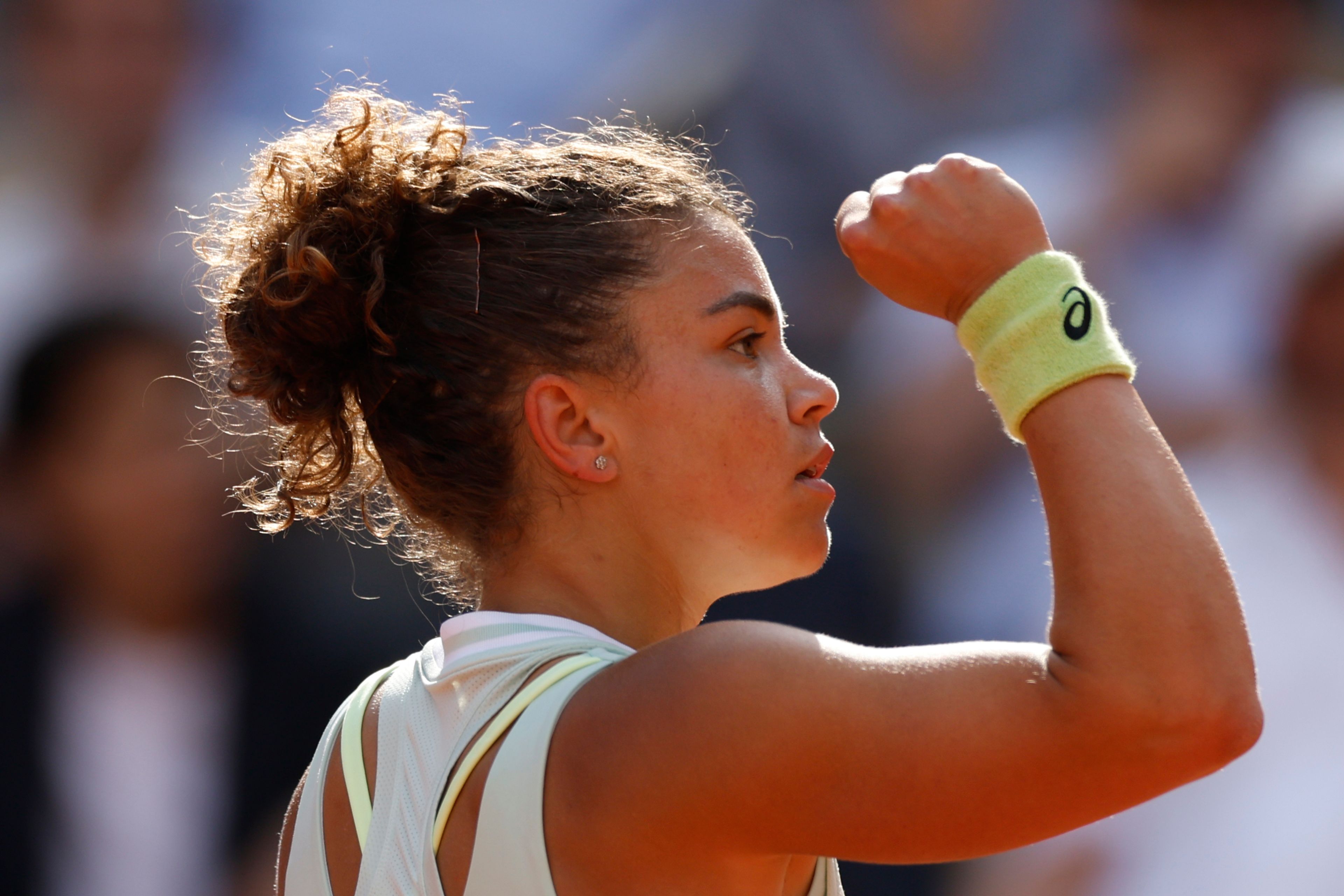 Italy's Jasmine Paolini reacts during her semifinal match of the French Open tennis tournament against Russia's Mirra Andreeva at the Roland Garros stadium in Paris, Thursday, June 6, 2024.