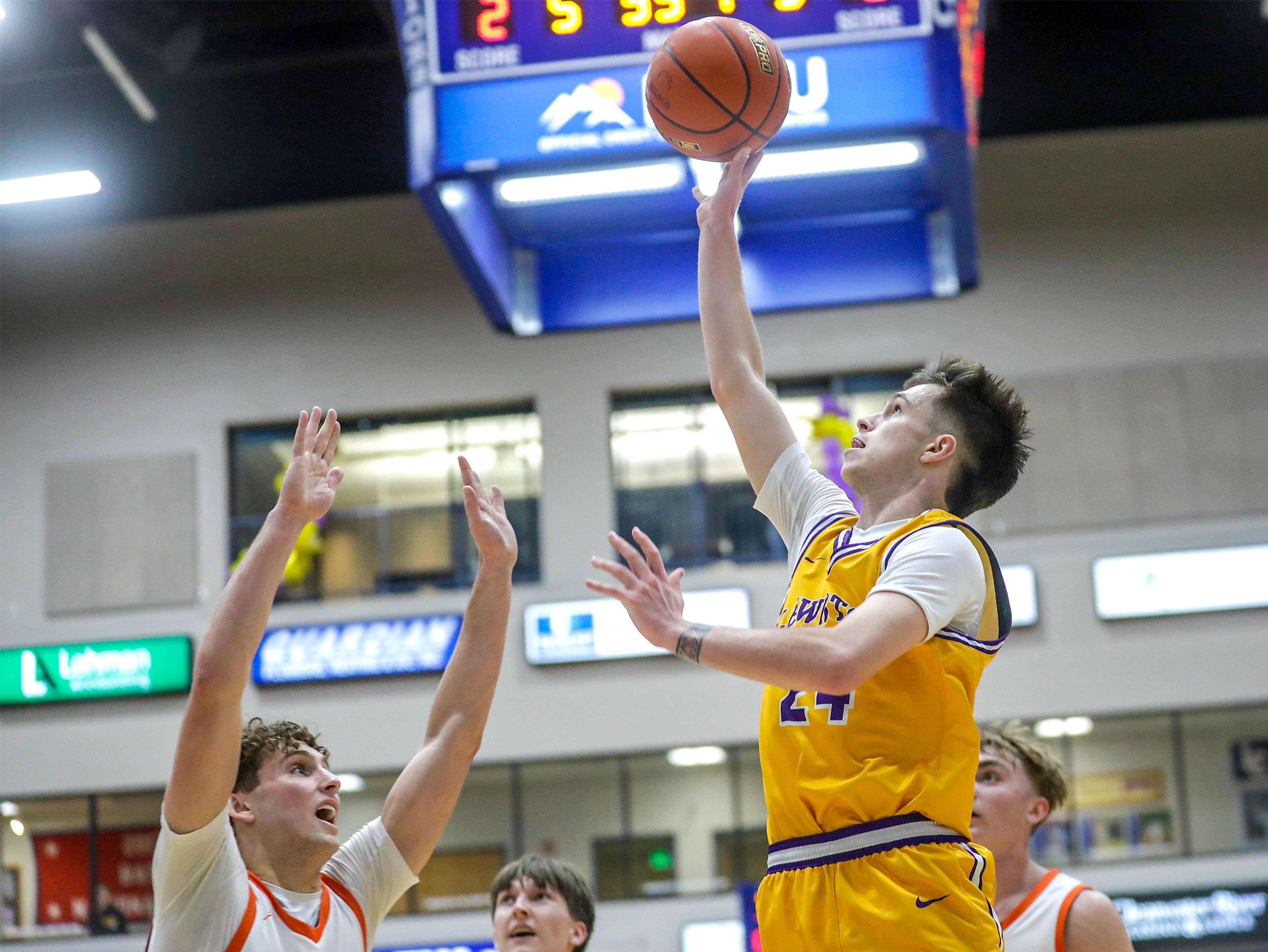 Lewiston boys are back atop the Avista Holiday Tournament