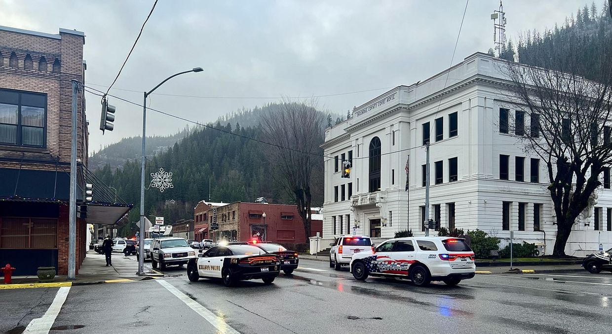 Suspect in active shooting found dead in northern Idaho town...