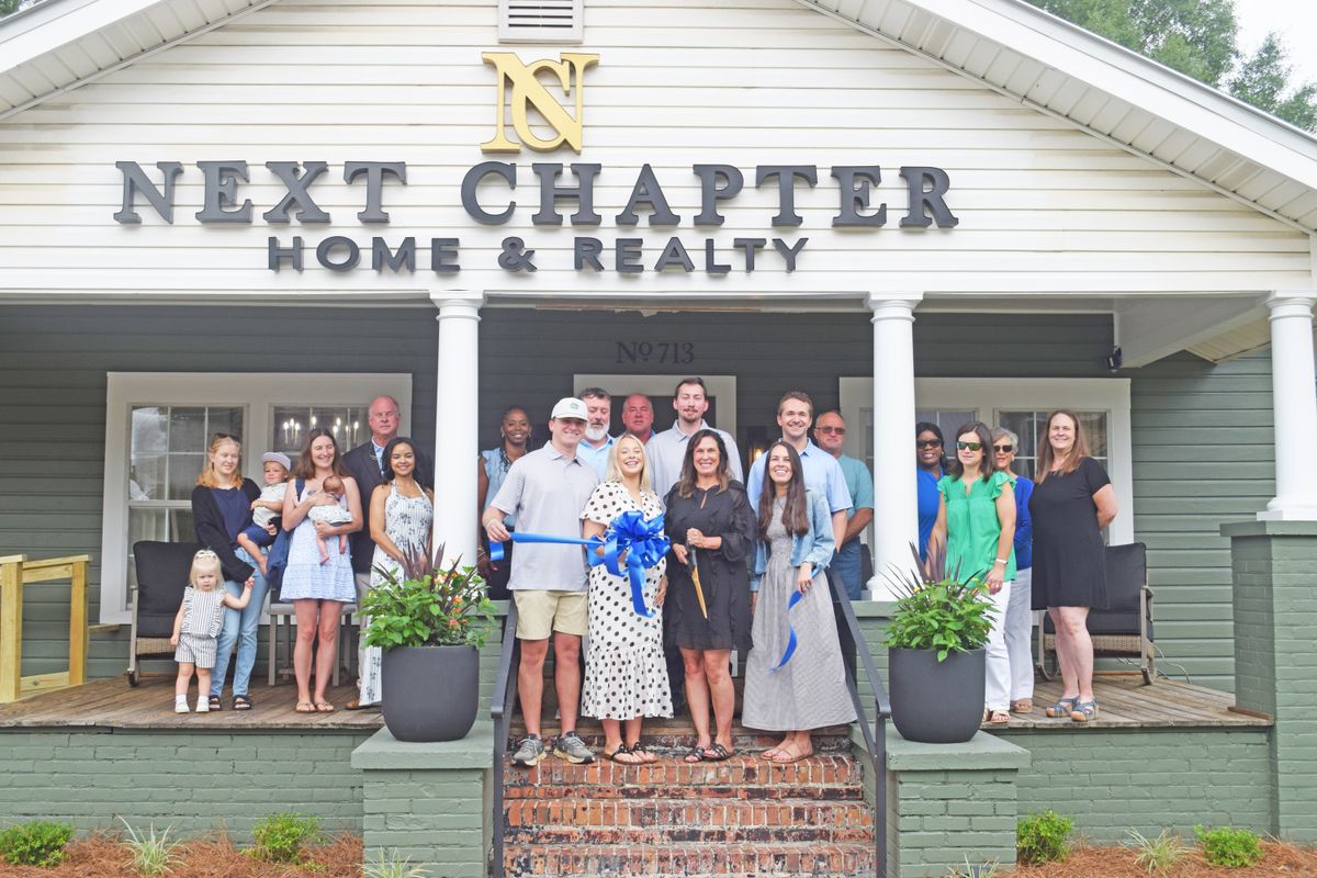 New business opens with welcome, ribbon cutting