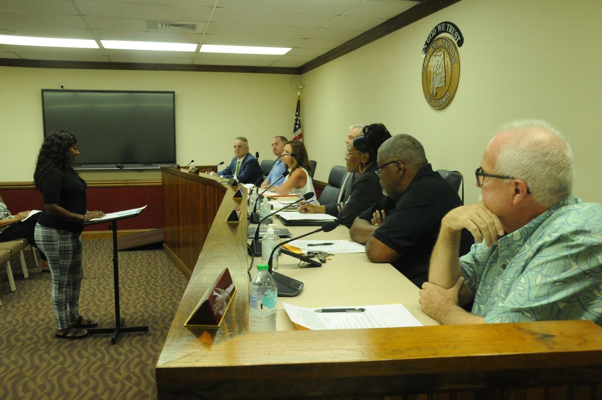 City council holds public hearing on additional line of cred...
