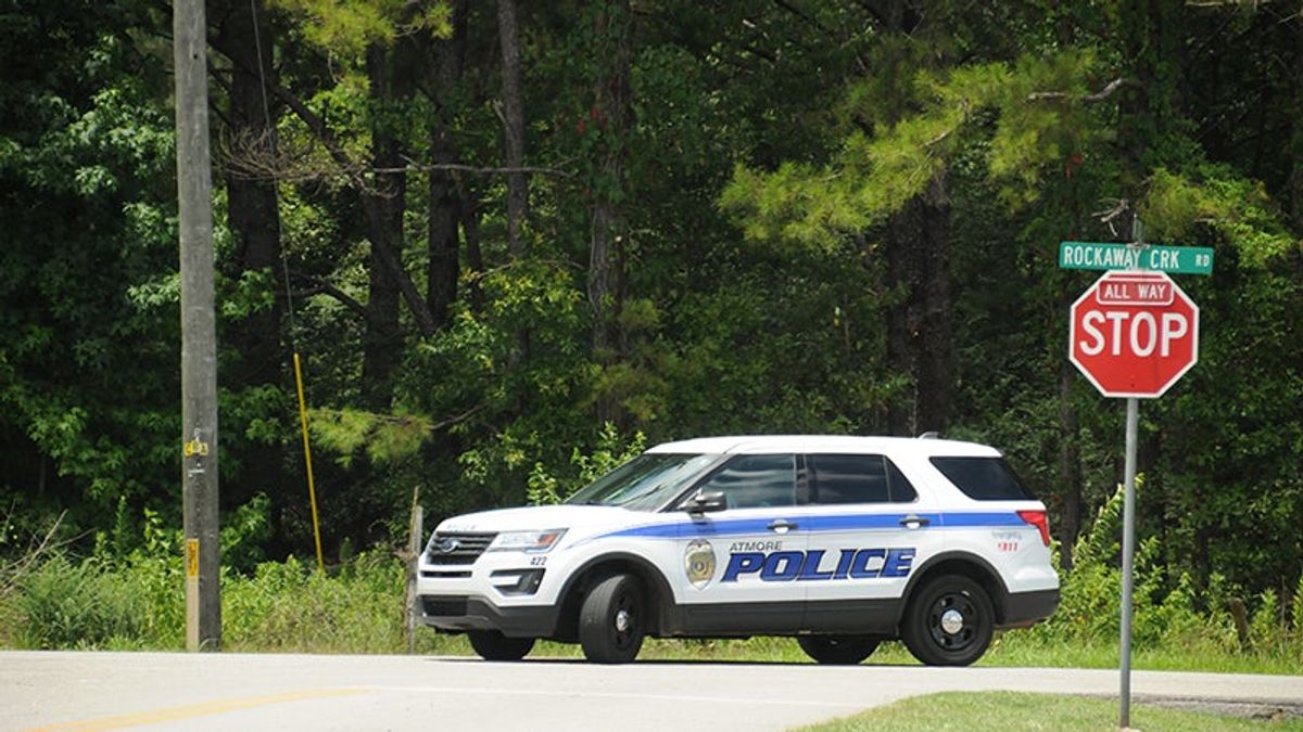 Manhunt underway for escaped inmate