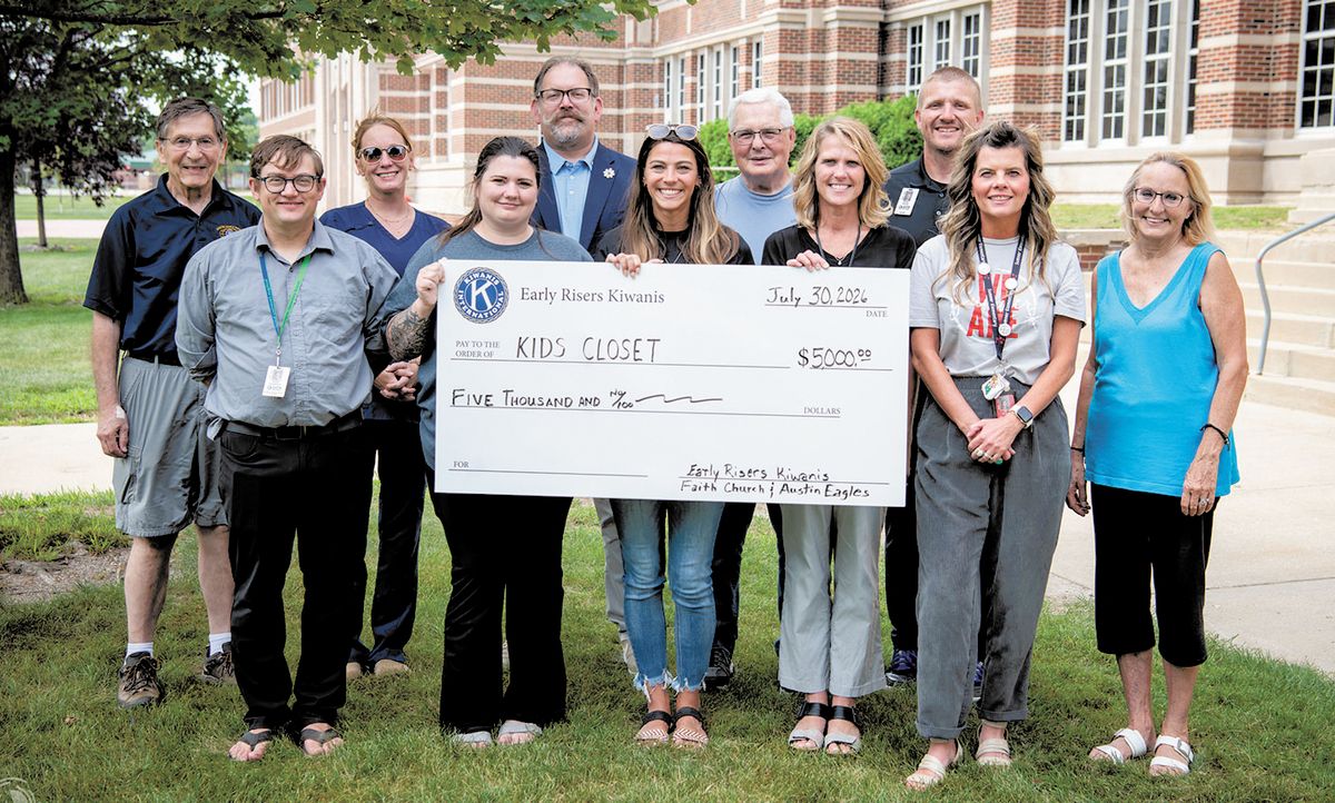 Austin organizations donate $5K to Kids Closet program