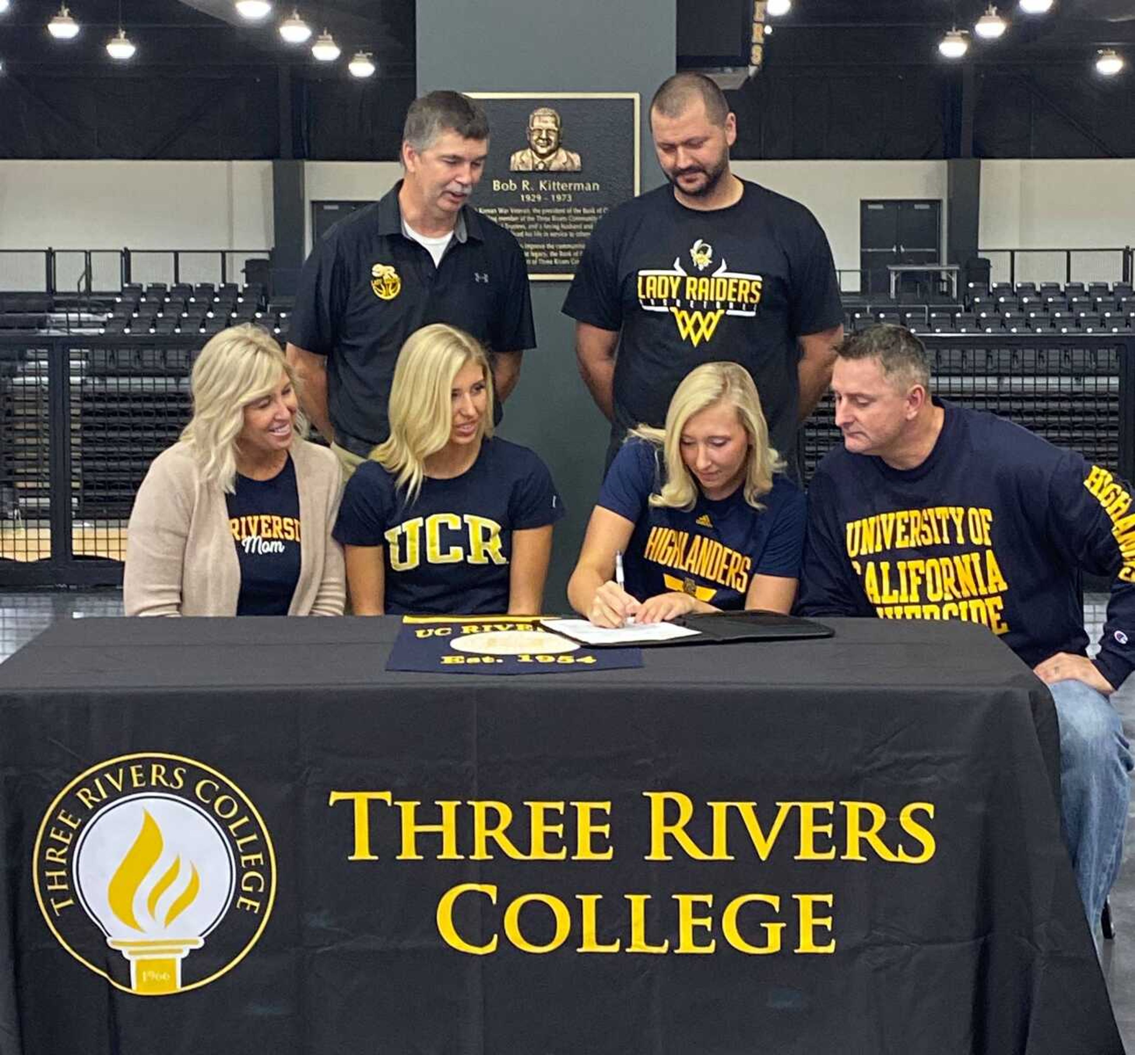 Three Rivers' Hannah Thurmon signs with UC Riverside