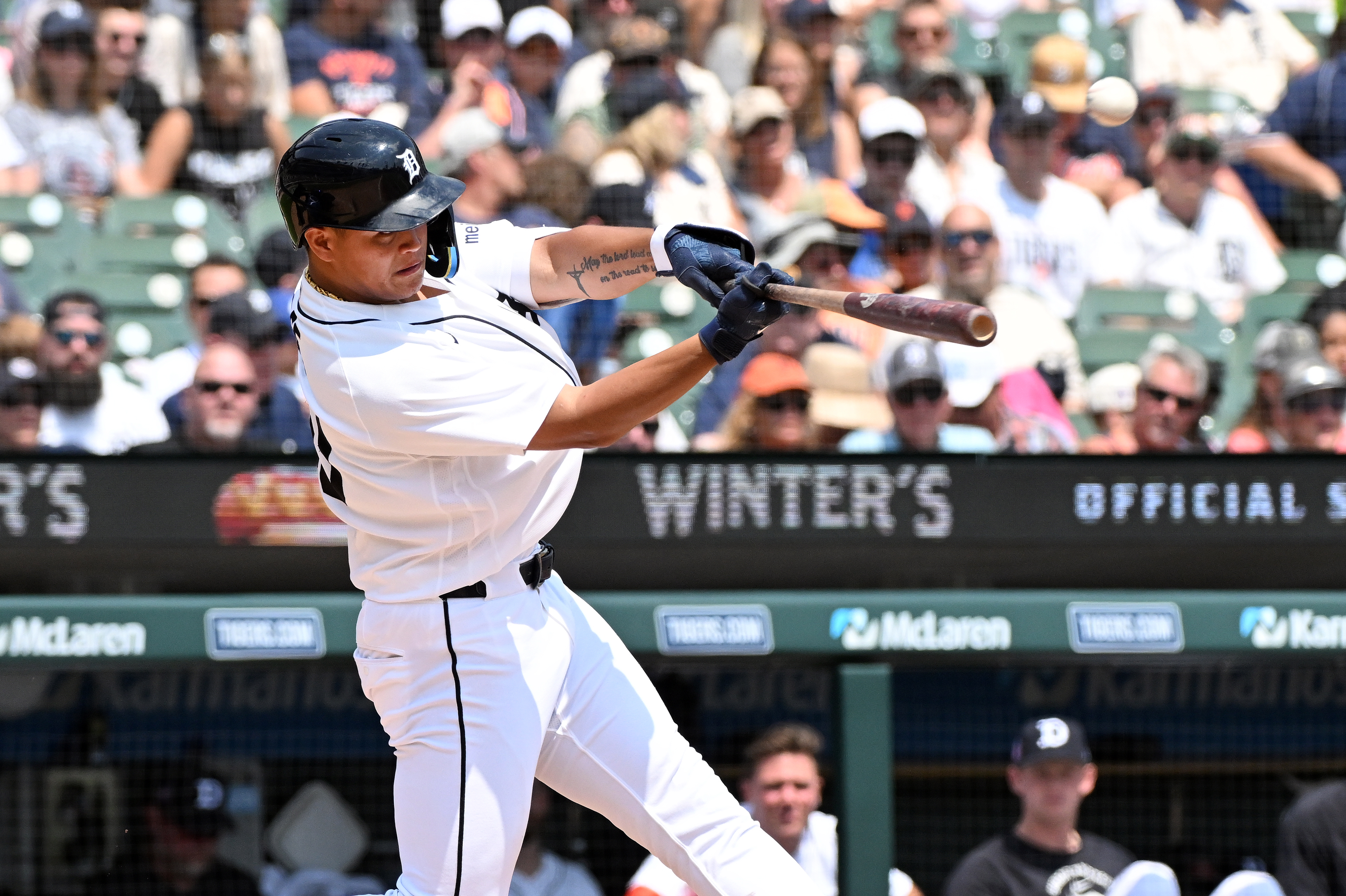 Nick Loftin and Salvador Perez hit late-inning home runs as