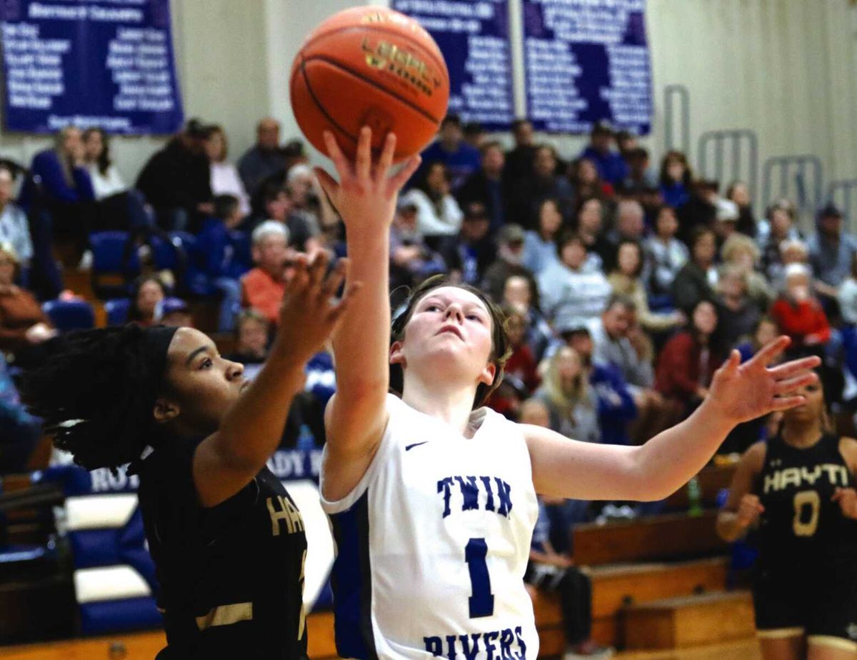 Twin Rivers Rp TWIN RIVERS DOUBLE BILL: Both Royals squads pull away to swe...