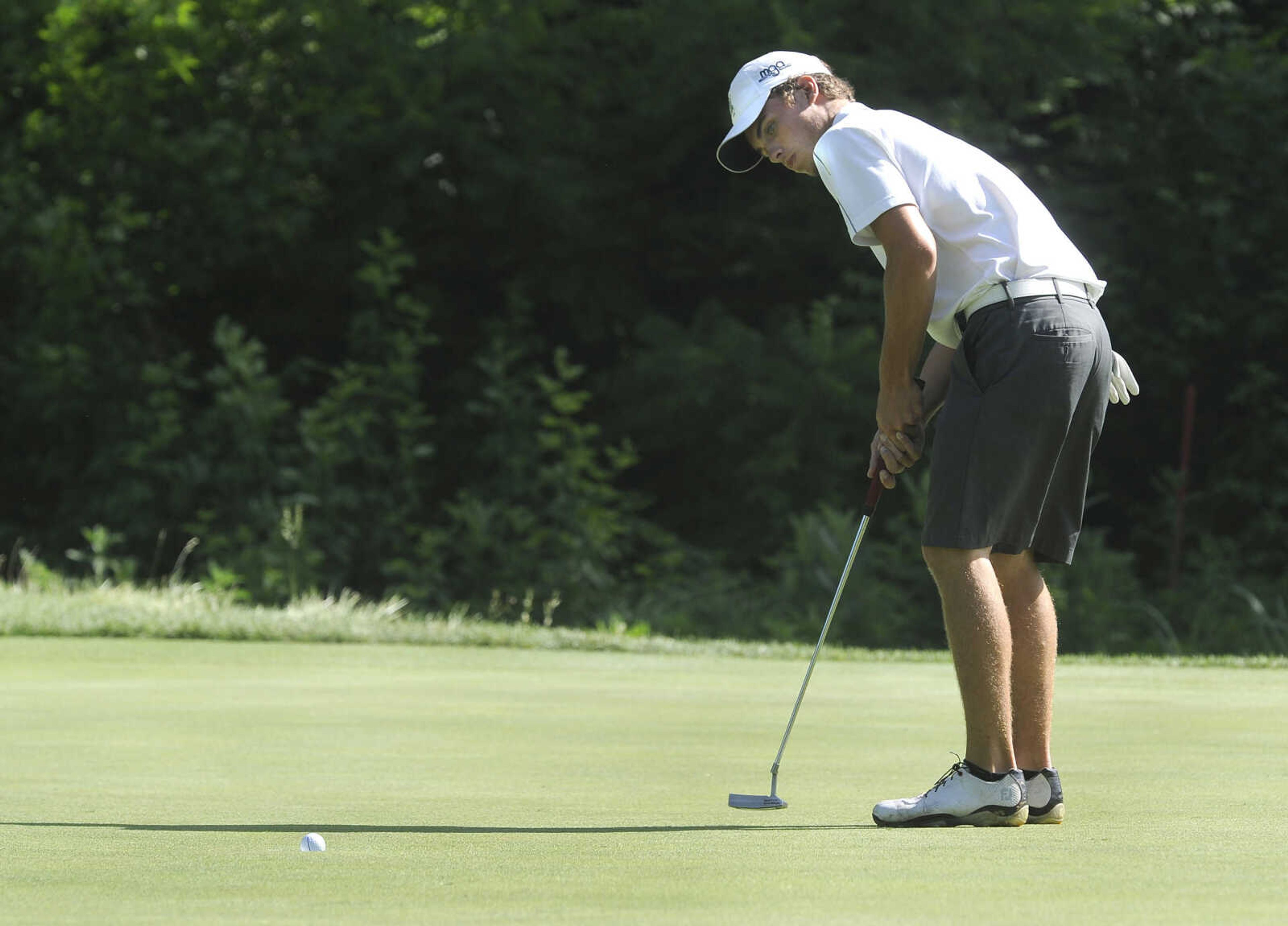 FRED LYNCH ~ flynch@semissourian.com
Nathan Woolard of Poplar Bluff, Missouri makes a putt on the second green Tuesday, June 19, 2018 during the Missouri Amateur Championship at Dalhousie Golf Club.