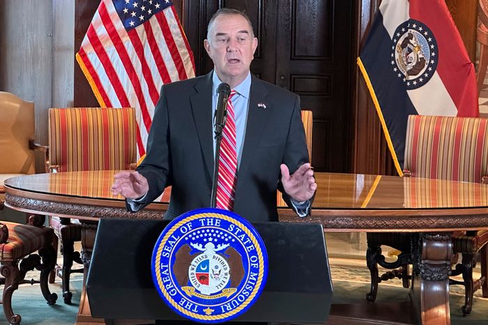 Missouri governor signs stadium aid package intended to keep the Chief...