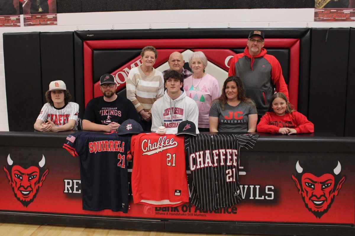 Chaffee’s McKinnie signs with Jefferson College