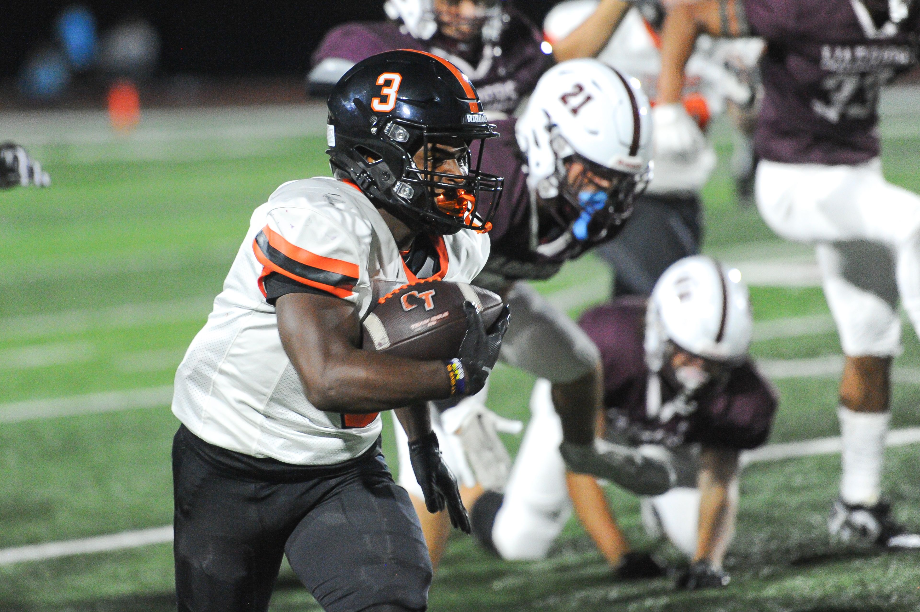 Cape Central's Zai'Aire Thomas breaks off for a 61-yard touchdown during a Friday, September 6, 2024 game between the St. Charles West Warriors and the Cape Central Tigers at St. Charles West High School in St. Charles, Mo. Cape Central defeated St. Charles West, 35-0.