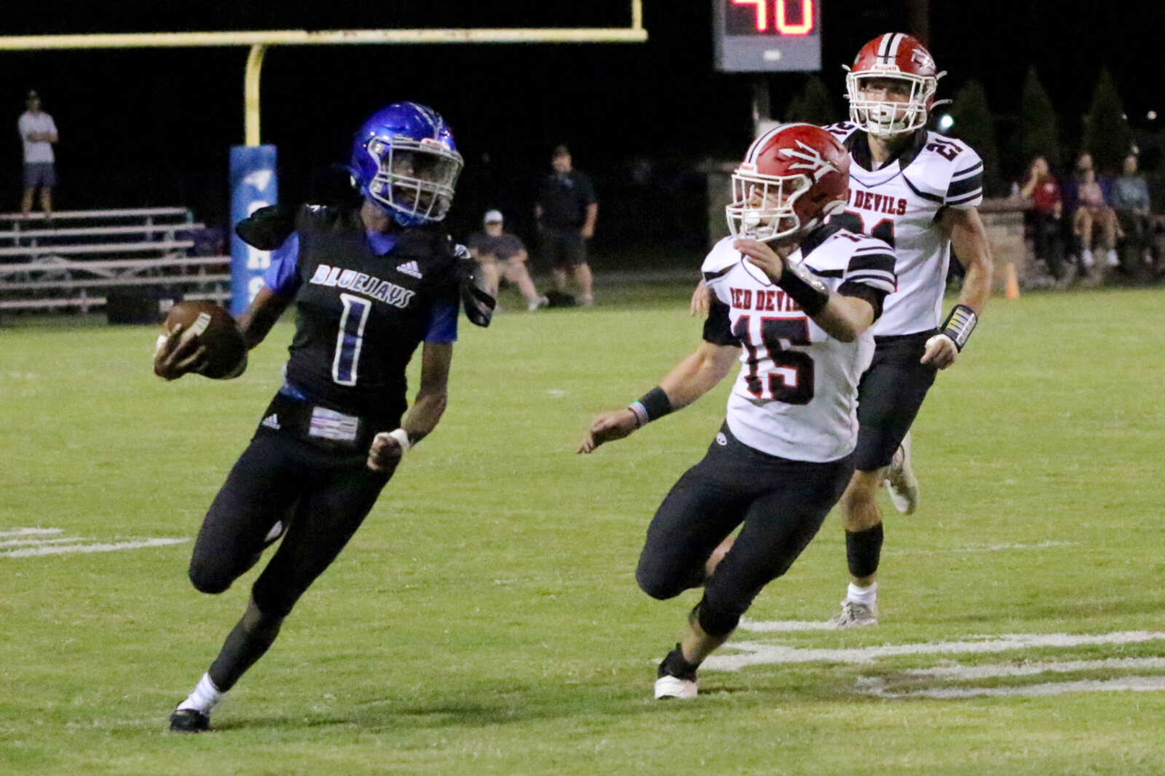 Charleston's Tayshon Clark (1) runs&nbsp;during a 14-12 loss to Chaffee at John Harris Marshall Stadium on Thursday, August 31, 2023.&nbsp;