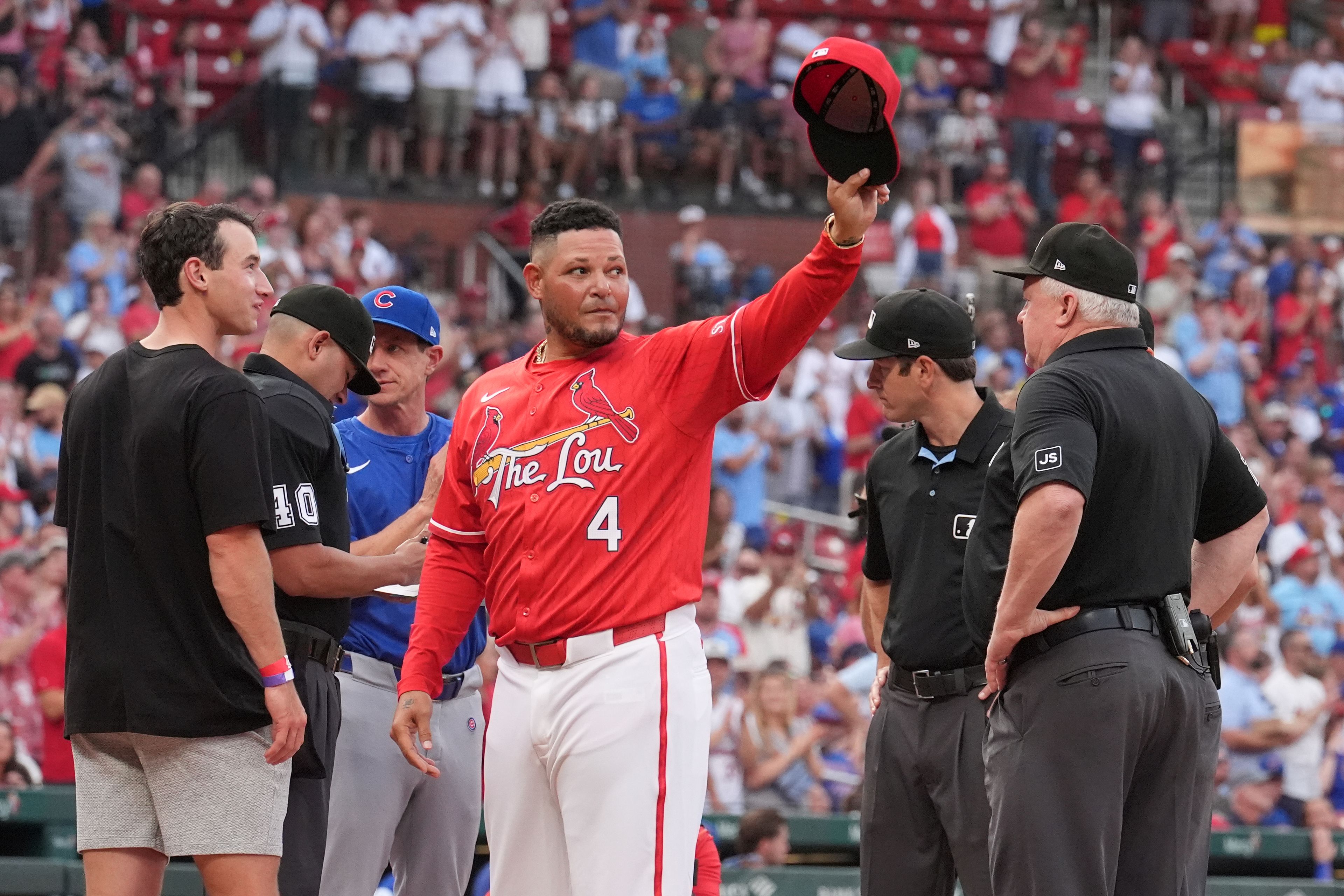 Former All-Star catcher Yadier Molina returns to Cardinals' dugout as ..., image size:3840x2560