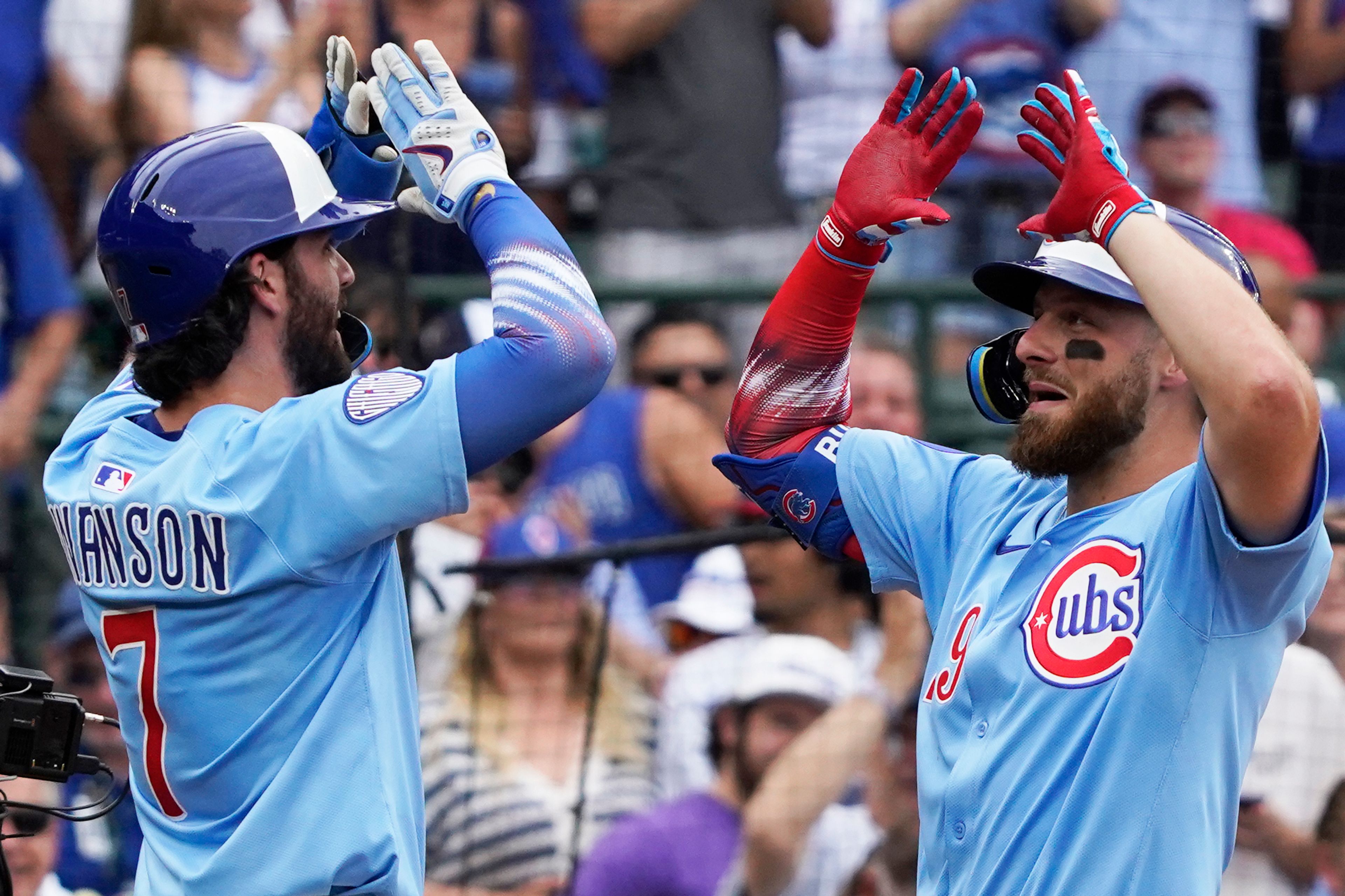 Cubs break franchise record with 8 home runs, 3 by Michael Busch