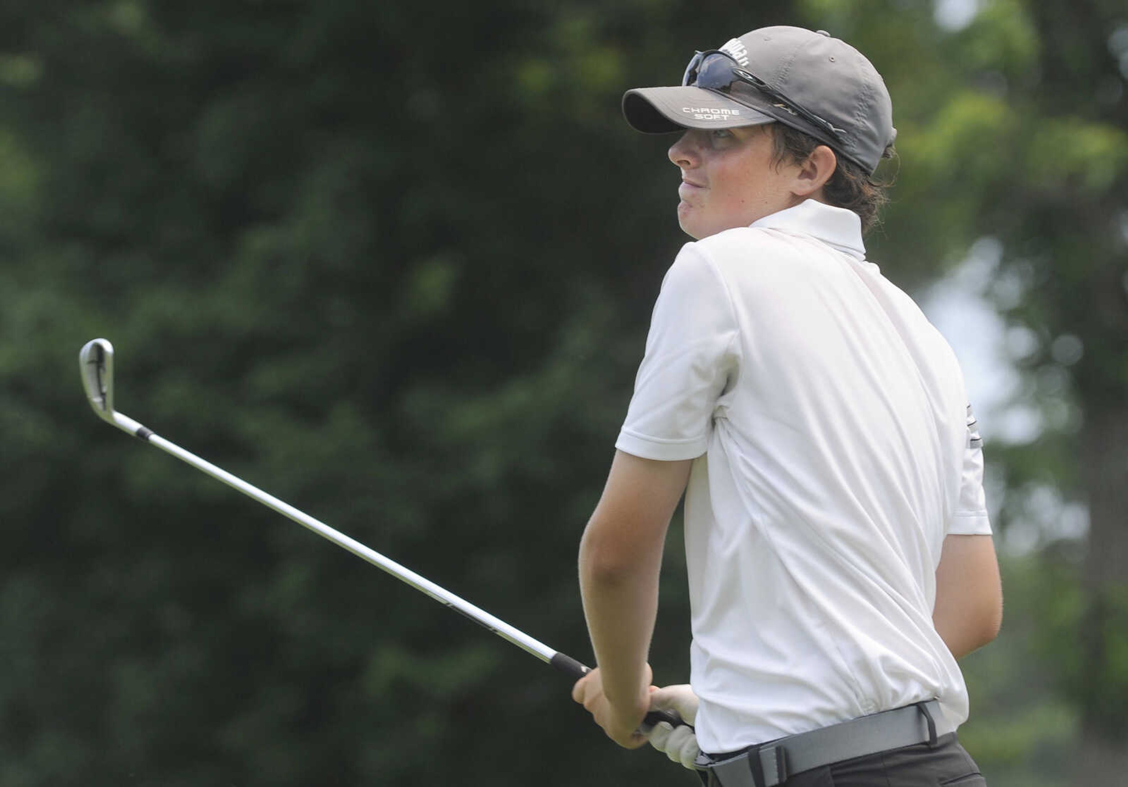 FRED LYNCH ~ flynch@semissourian.com
Carsen Silliman of Jackson watches his tee shot on the 11th hole Tuesday, June 19, 2018 during the Missouri Amateur Championship at Dalhousie Golf Club.