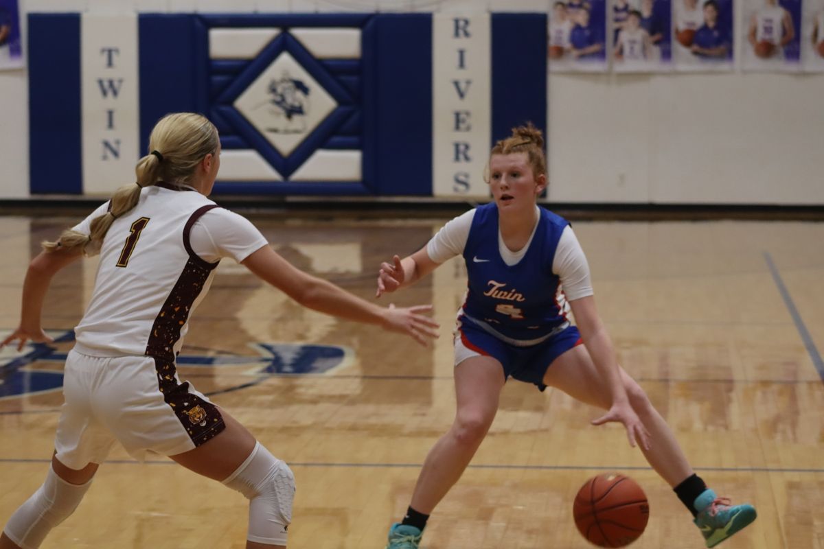 Twin Rivers takes fifth place over Neelyville at Lady Royal Christmas ...