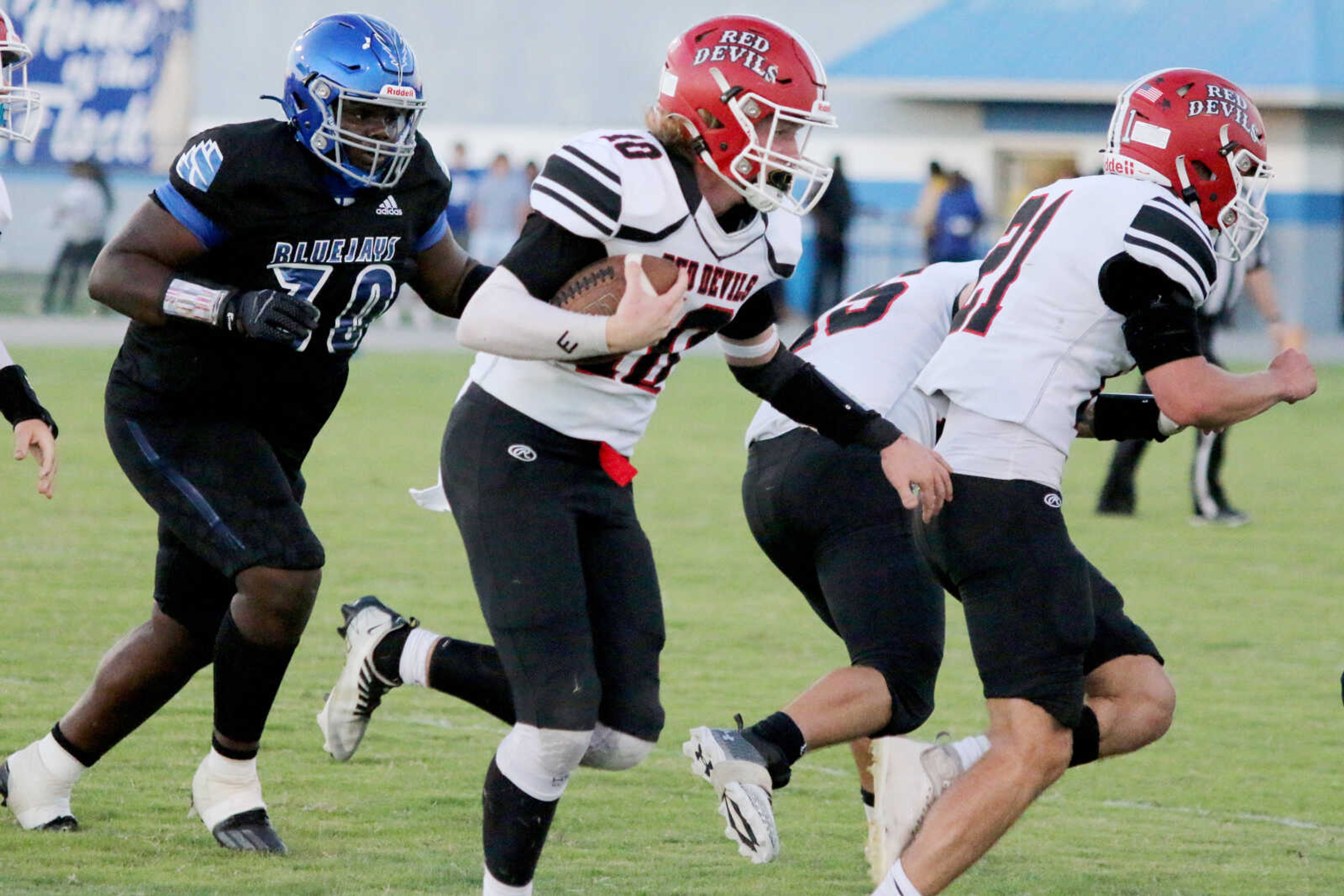 Chaffee's Carson Spies (10) runs during a 14-12 win at John Harris Marshall Stadium in Charleston, Missouri on Thursday, August 31, 2023.&nbsp;