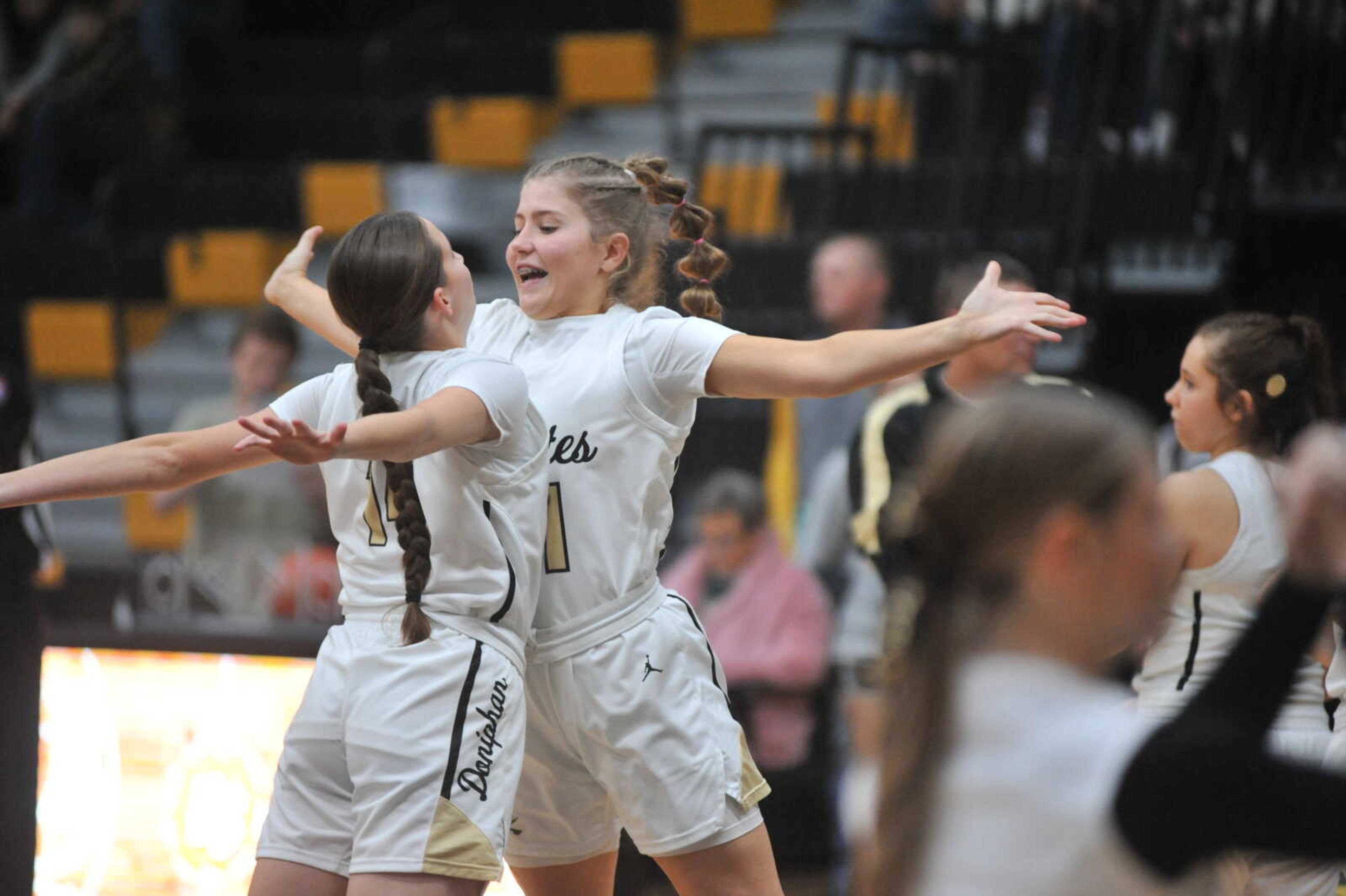 GIRLS BASKETBALL: Doniphan vs Liberty