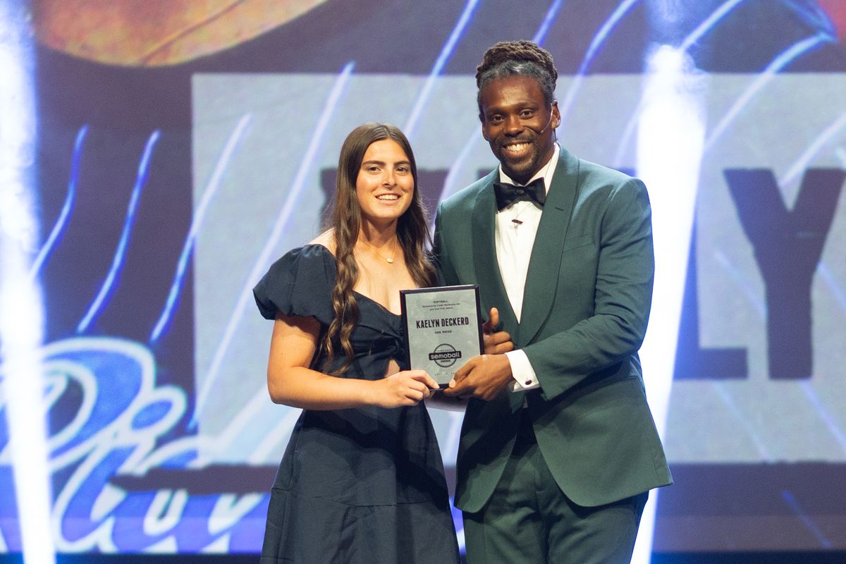 Kaelyn Deckerd's historic year ends in her first Semoball softball award
