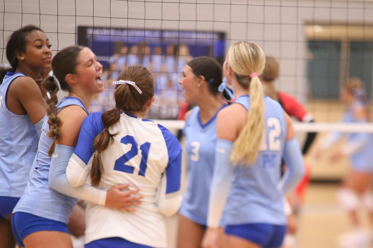 Underdog Bulldogs rise to occasion, capture sixth straight d...