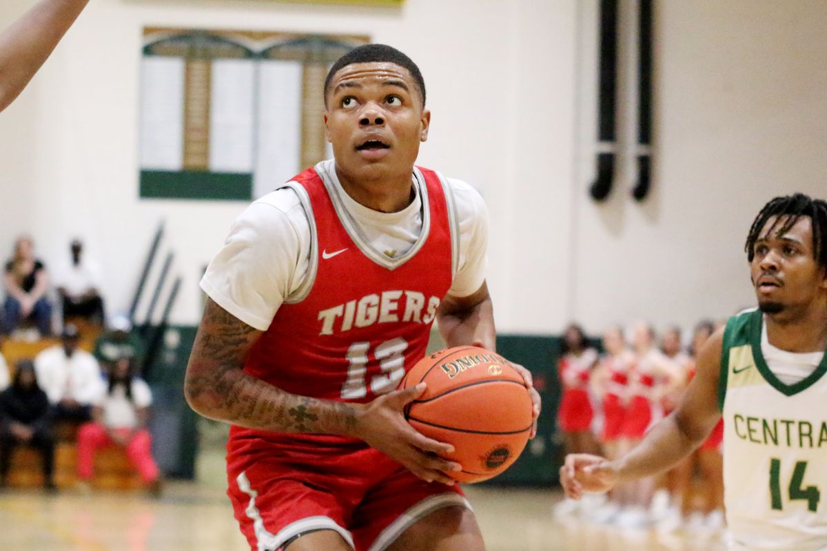 Caruthersville ends title drought with 62-58 win over NMCC