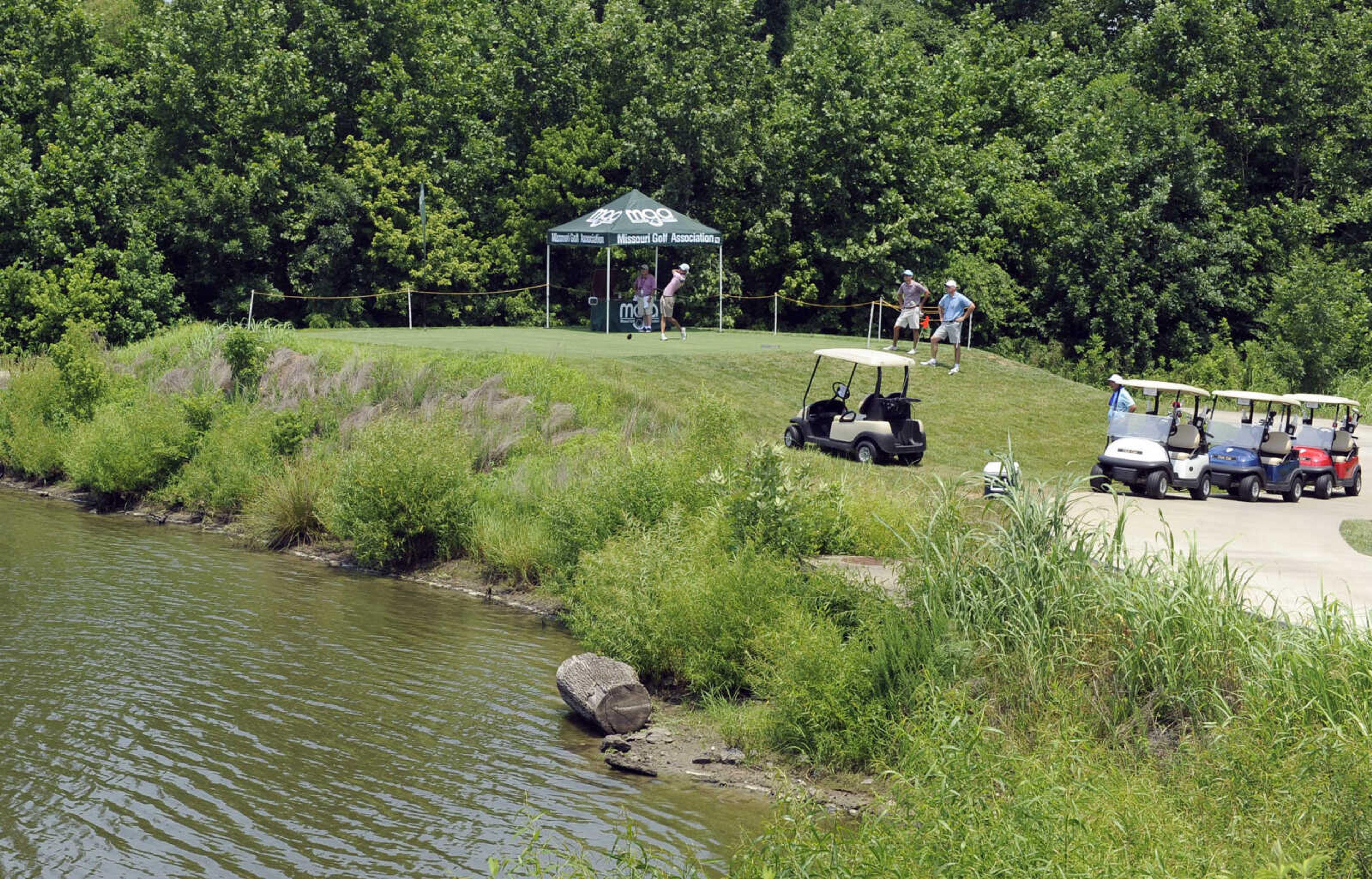 FRED LYNCH ~ flynch@semissourian.com
A golfer hits from the 10th tee box Tuesday, June 19, 2018 during the Missouri Amateur Championship at Dalhousie Golf Club.