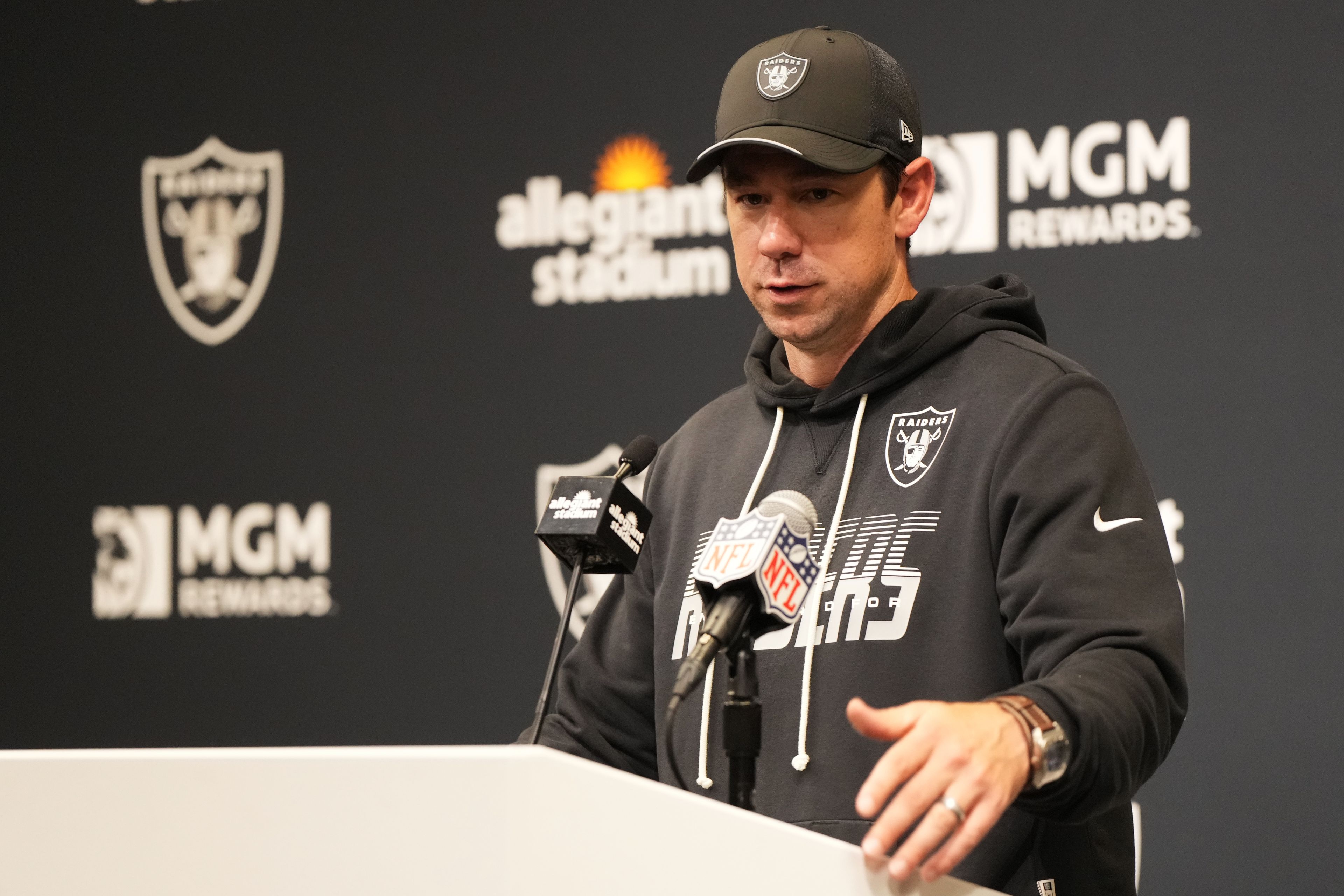 Klint Kubiak shows confidence in his Raiders by predicting v...