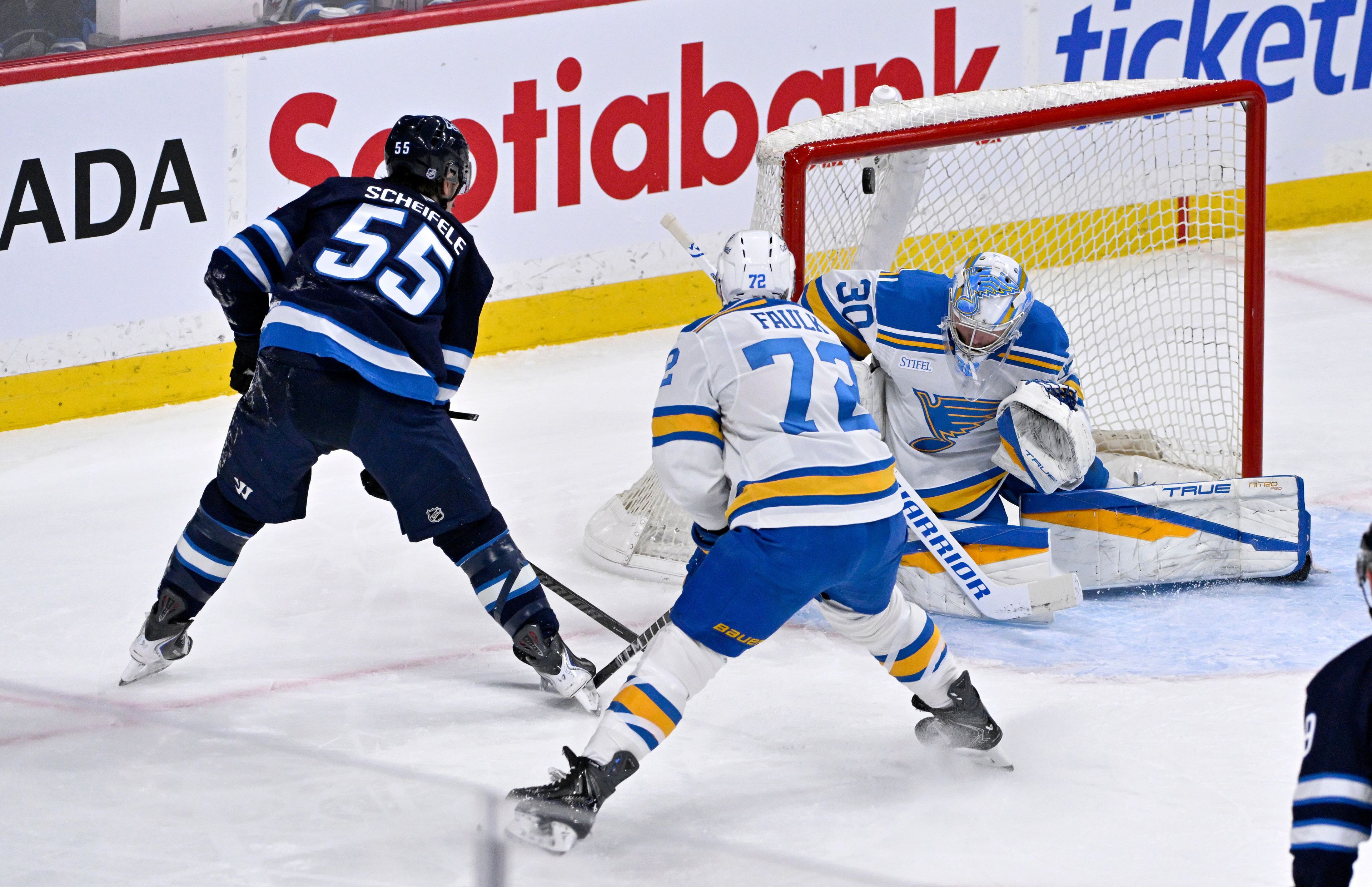 Scheifele and Morrissey power Jets to a 3-1 victory over the Blues