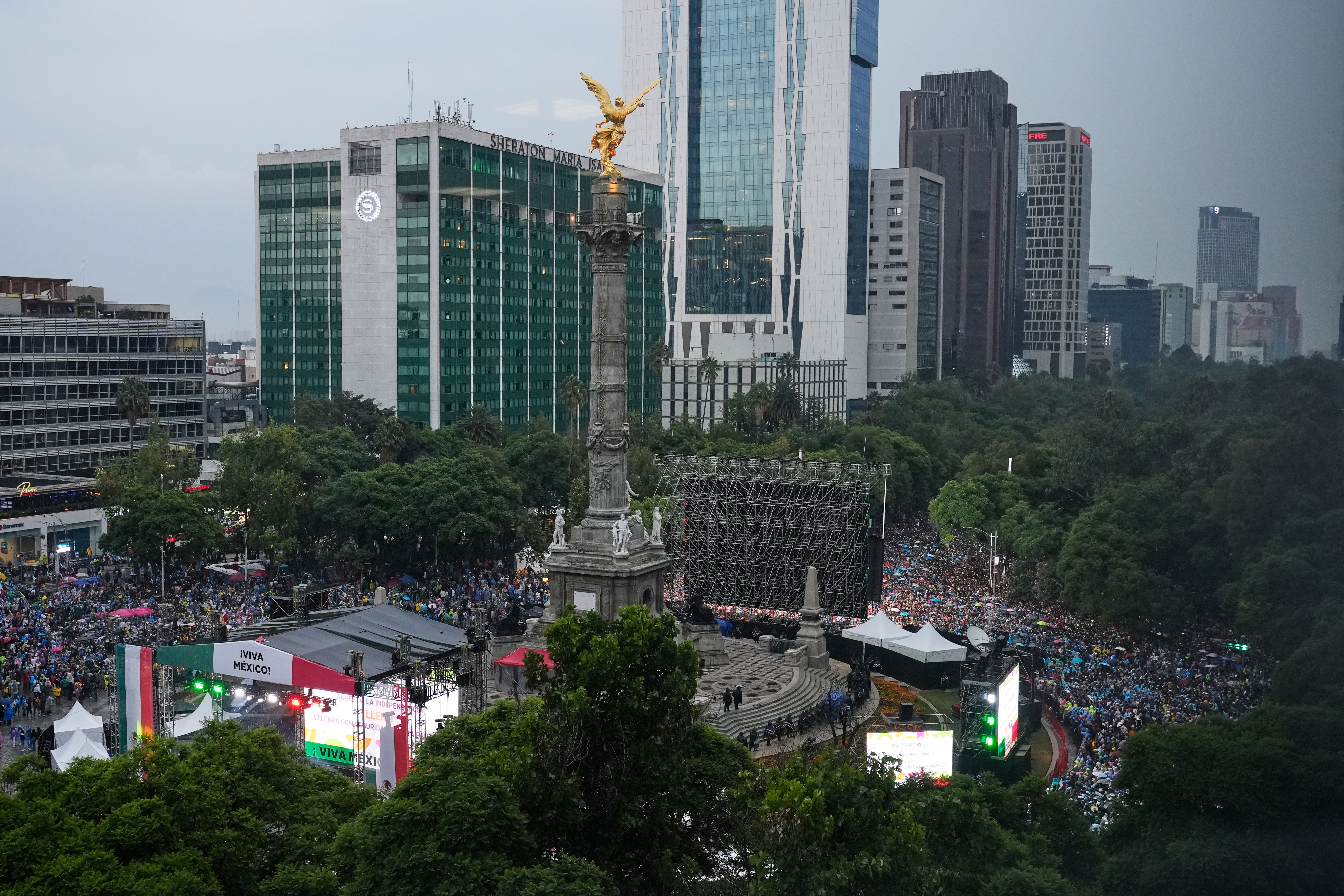 4 people die in Mexico City during celebrations after World