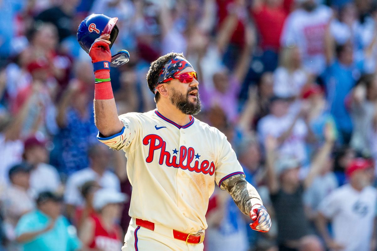 Schwarber's 2-run HR with 2 out in 9th rallies Phillies for ...