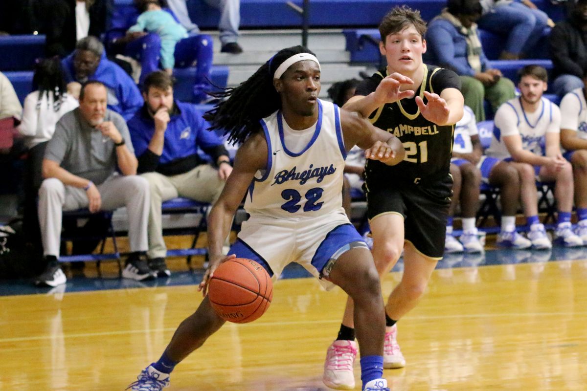 Frazier’s career night leads Charleston past Campbell