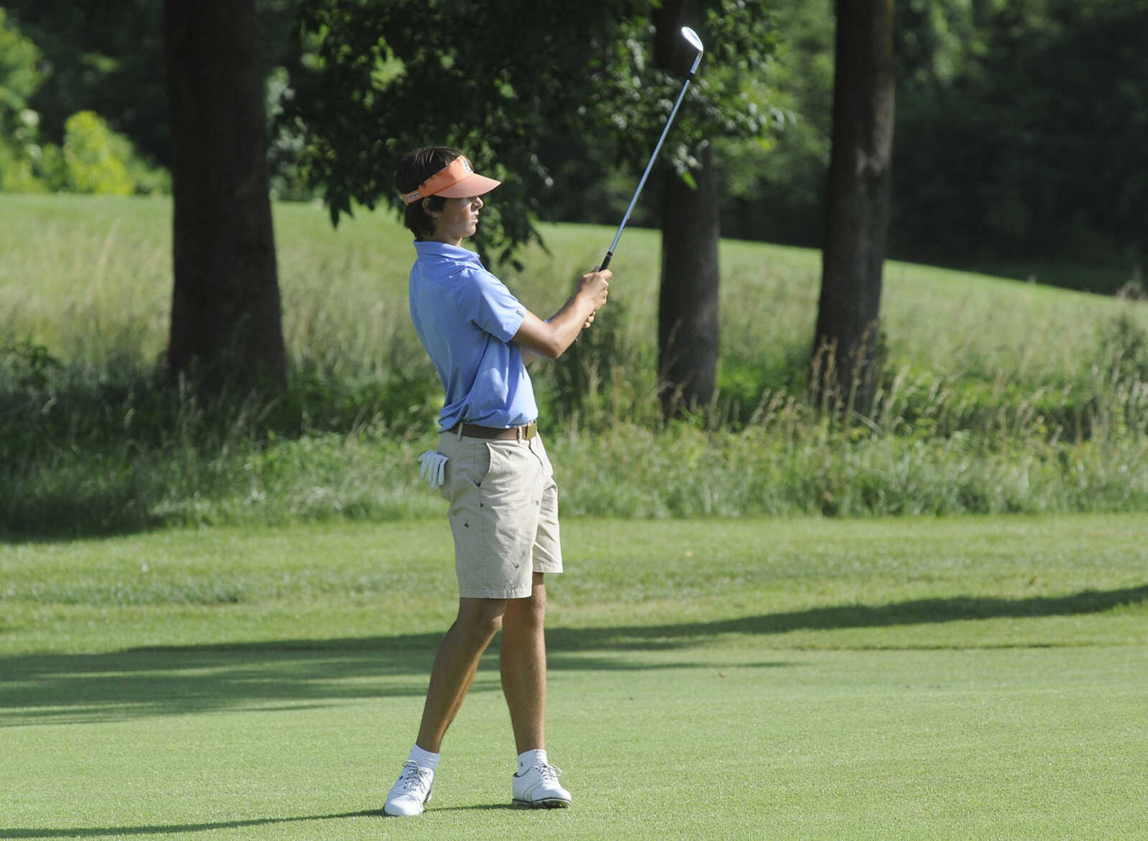 FRED LYNCH ~ flynch@semissourian.com
Tanner Walton of Jackson watches his fairway shot on the fourth hole Tuesday, June 19, 2018 during the Missouri Amateur Championship at Dalhousie Golf Club.