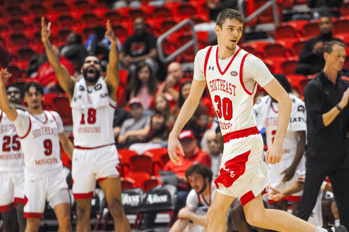 Southeast men, full of energy, stifle Tennessee Martin at home