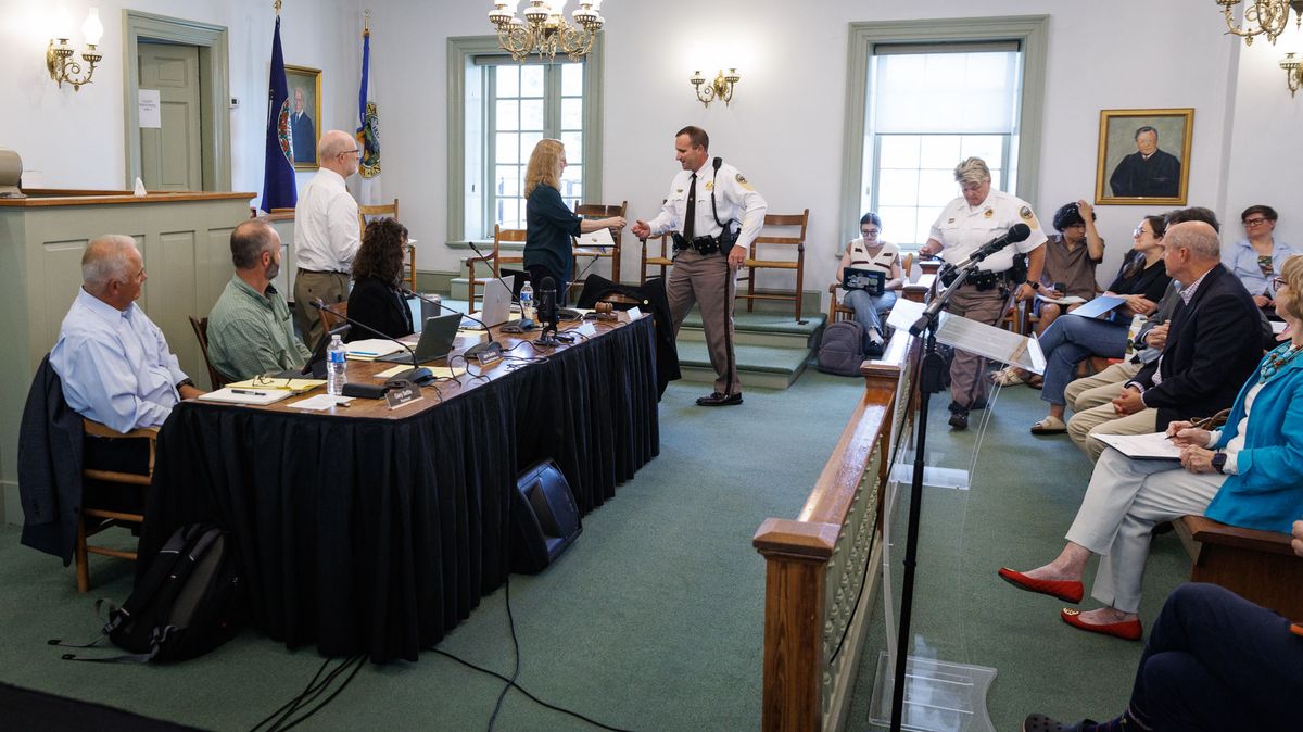 Supervisors honor members of Sheriff's Office